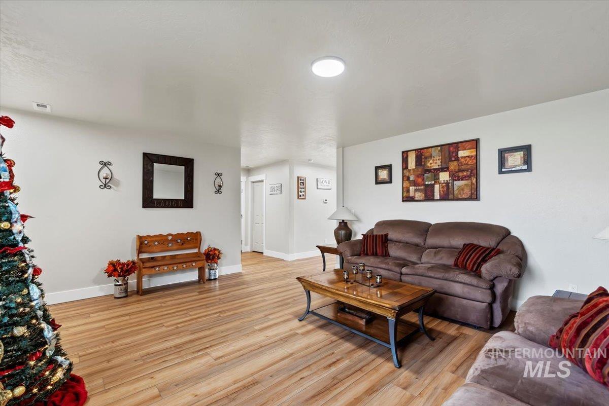 1028 N Star Bright Ln, Star, Idaho 83669, 4 Bedrooms, 2.5 Bathrooms, Residential For Sale, Price $579,900,MLS 98969367