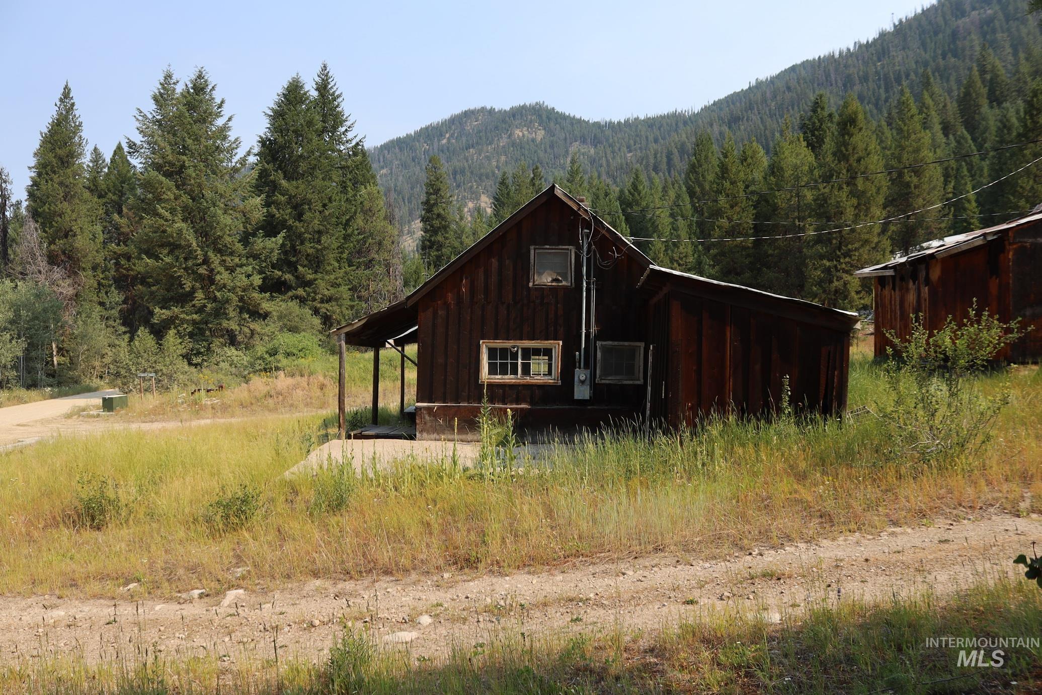2236 Johnson Creek Road, Yellow Pine, Idaho 83677, 1 Bedroom, 1 Bathroom, Residential For Sale, Price $729,000,MLS 98969369