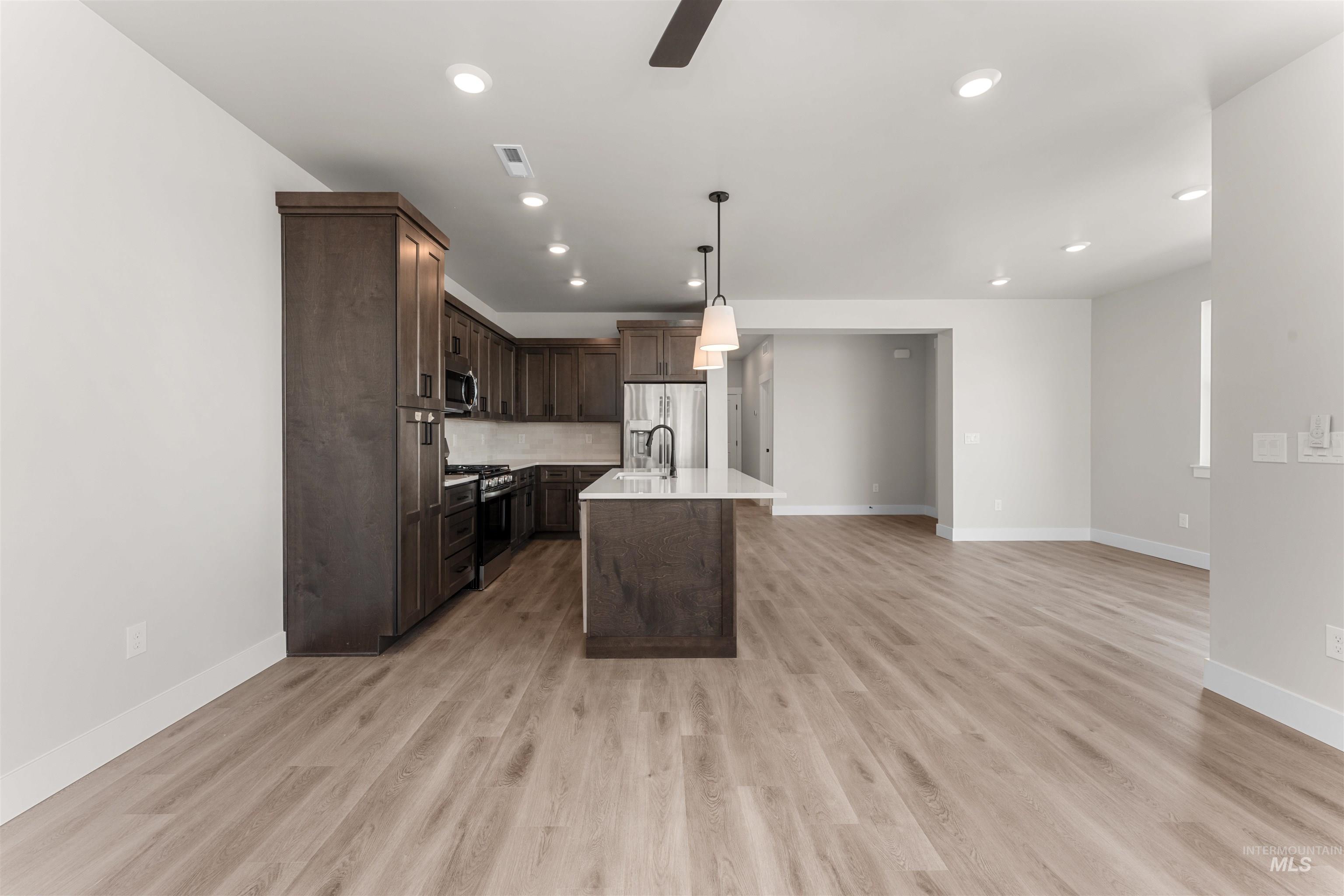 152 S Koyukuk Ln, Star, Idaho 83669, 4 Bedrooms, 3 Bathrooms, Residential For Sale, Price $429,990,MLS 98969371