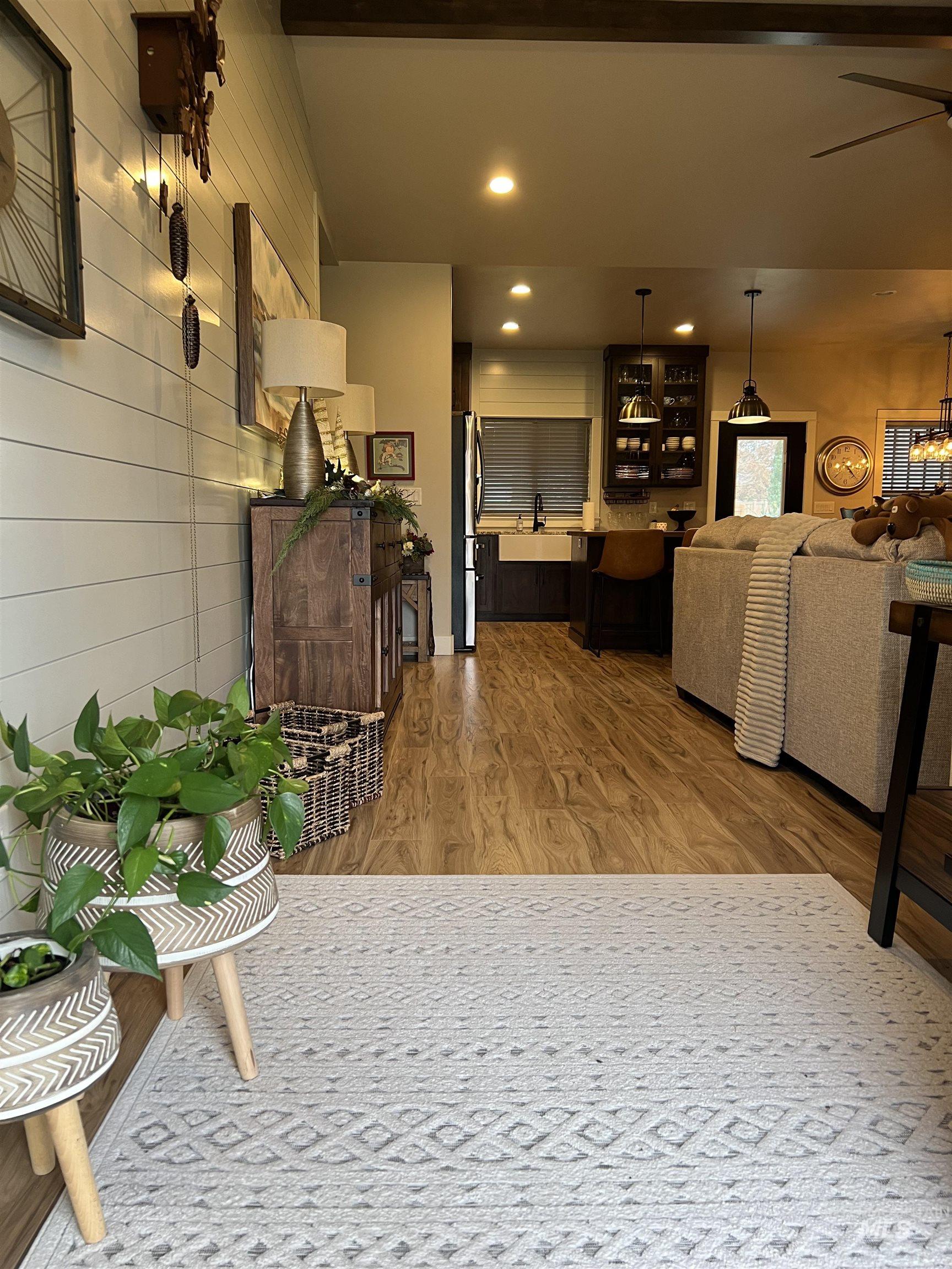 2624 S 950 E., Hagerman, Idaho 83332, 3 Bedrooms, 2 Bathrooms, Residential For Sale, Price $639,500,MLS 98969372