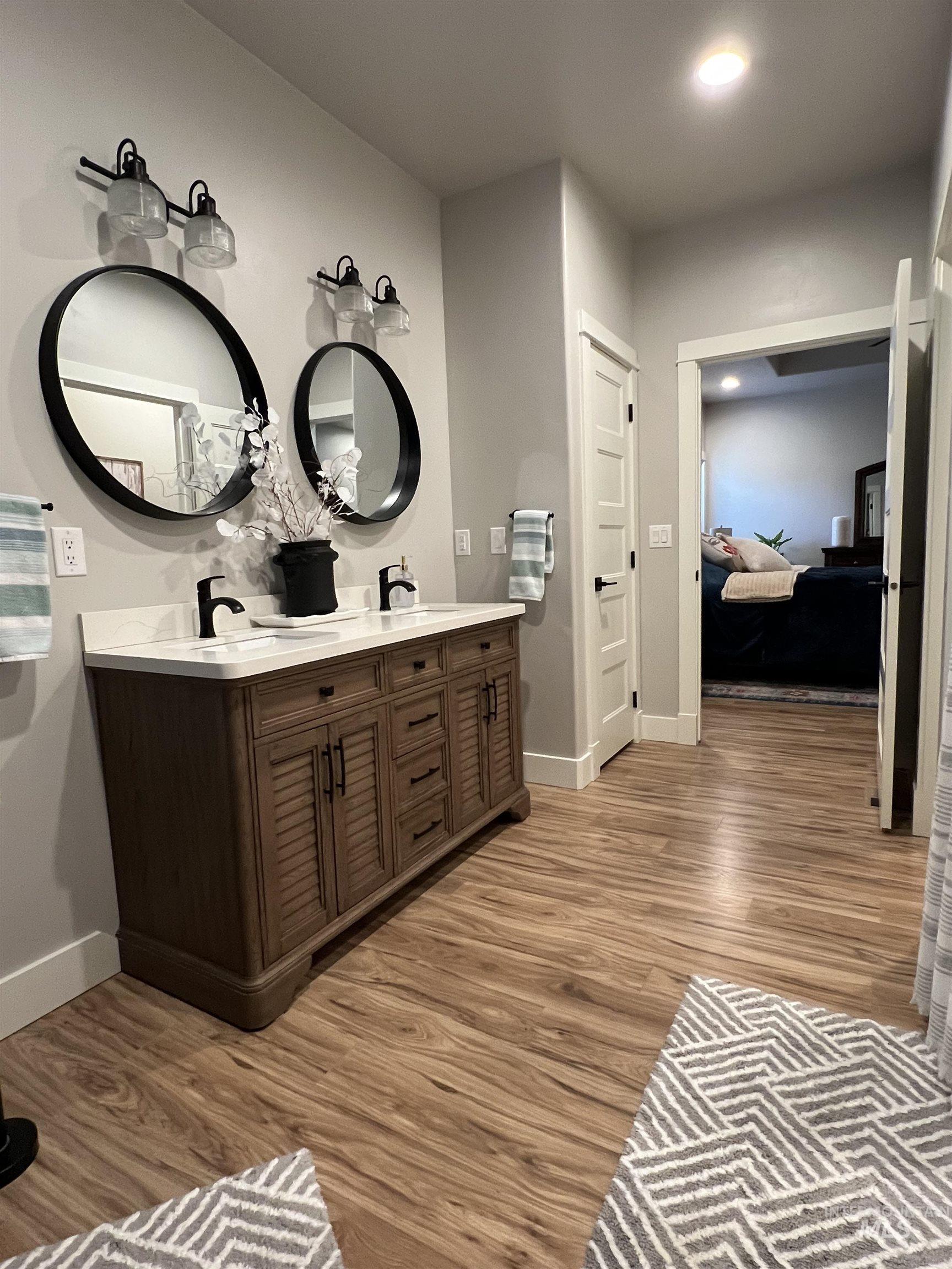 2624 S 950 E., Hagerman, Idaho 83332, 3 Bedrooms, 2 Bathrooms, Residential For Sale, Price $639,500,MLS 98969372