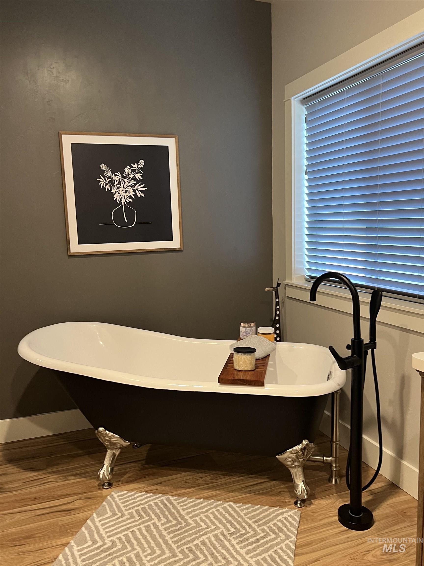 2624 S 950 E., Hagerman, Idaho 83332, 3 Bedrooms, 2 Bathrooms, Residential For Sale, Price $639,500,MLS 98969372