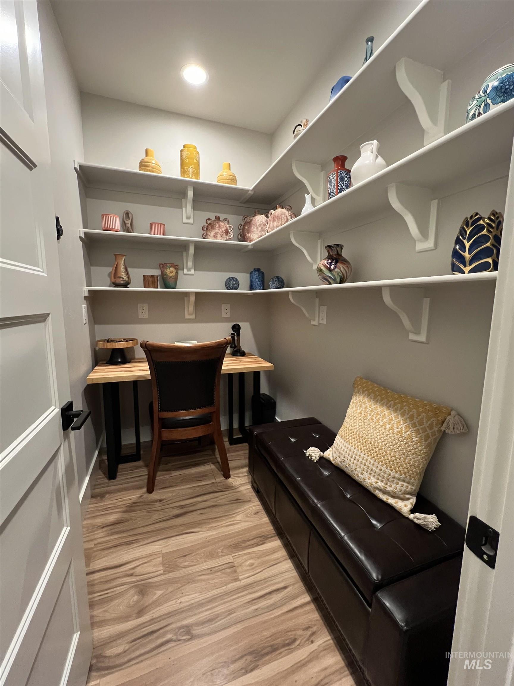 2624 S 950 E., Hagerman, Idaho 83332, 3 Bedrooms, 2 Bathrooms, Residential For Sale, Price $639,500,MLS 98969372