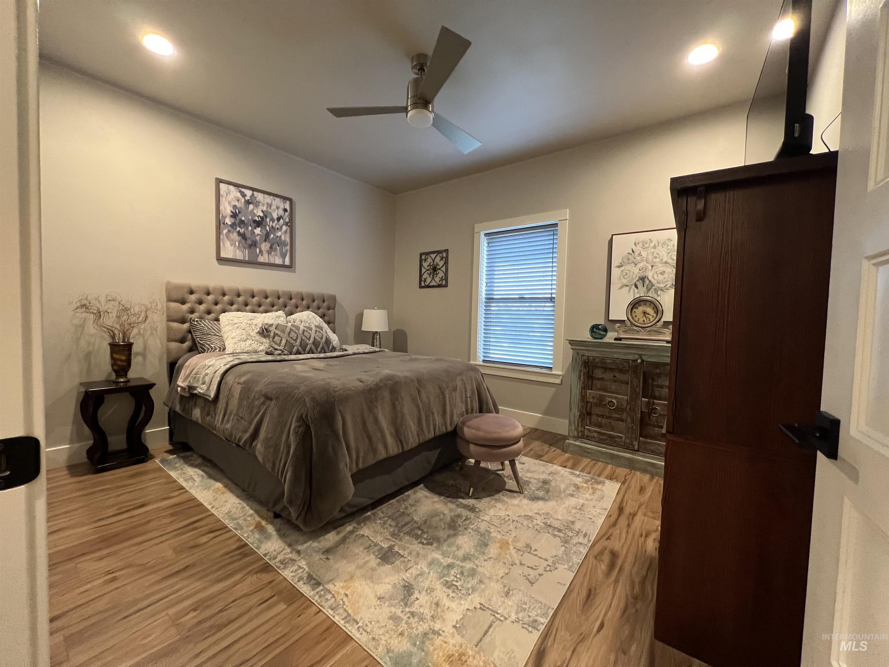 2624 S 950 E., Hagerman, Idaho 83332, 3 Bedrooms, 2 Bathrooms, Residential For Sale, Price $639,500,MLS 98969372