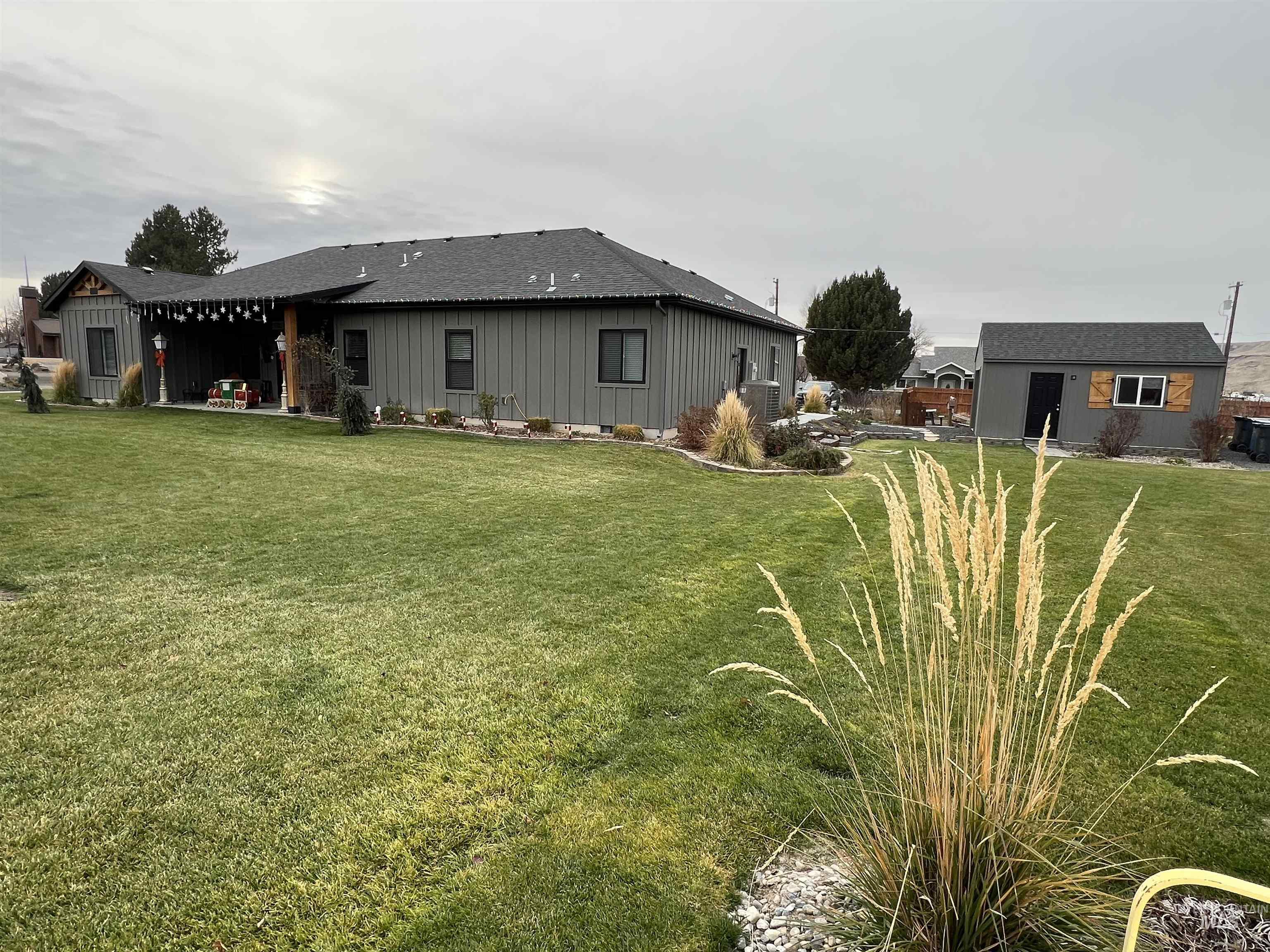 2624 S 950 E., Hagerman, Idaho 83332, 3 Bedrooms, 2 Bathrooms, Residential For Sale, Price $639,500,MLS 98969372