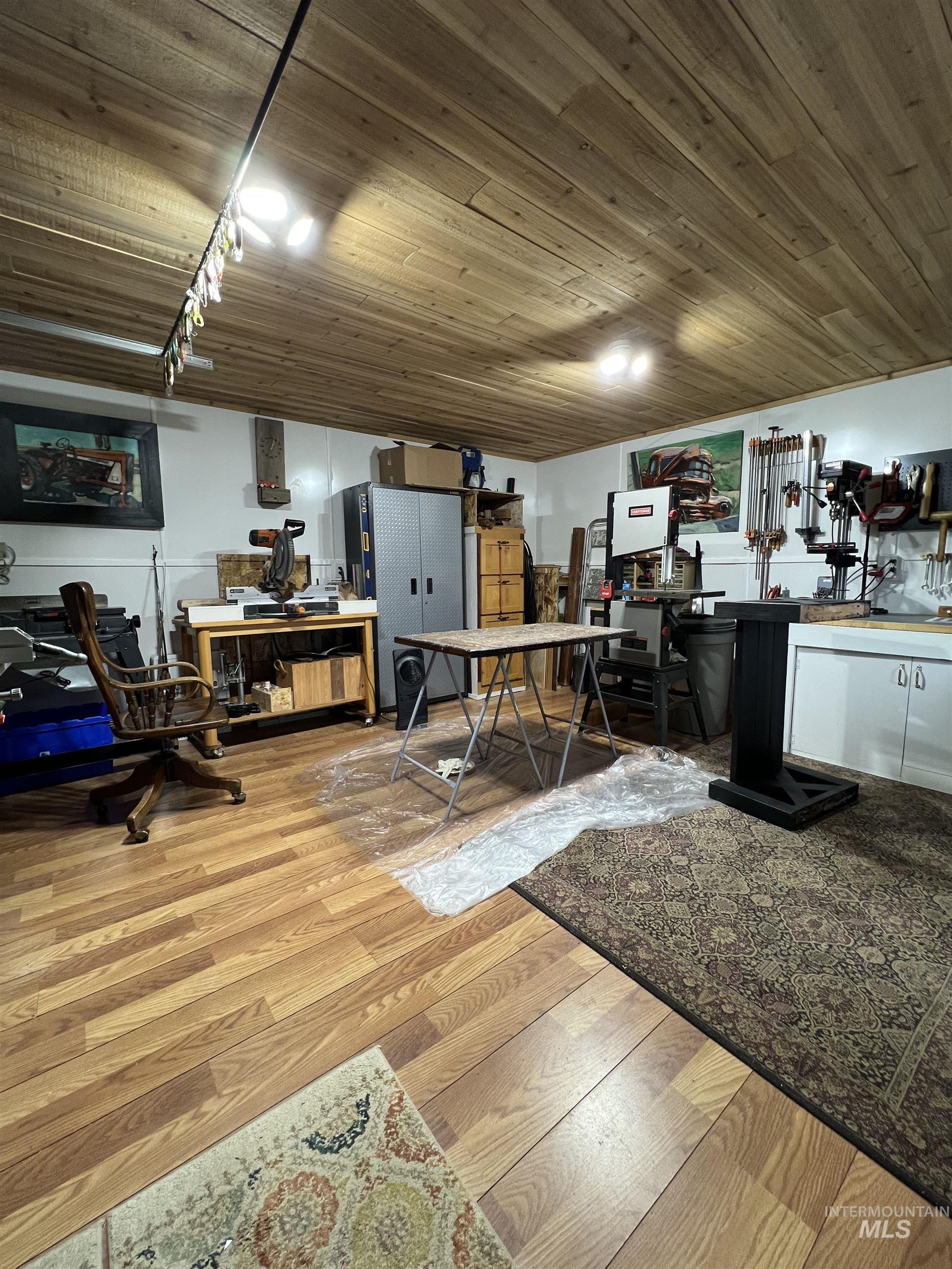 2624 S 950 E., Hagerman, Idaho 83332, 3 Bedrooms, 2 Bathrooms, Residential For Sale, Price $639,500,MLS 98969372