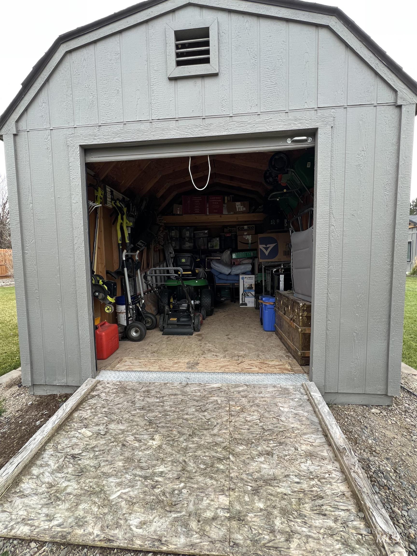 2624 S 950 E., Hagerman, Idaho 83332, 3 Bedrooms, 2 Bathrooms, Residential For Sale, Price $639,500,MLS 98969372