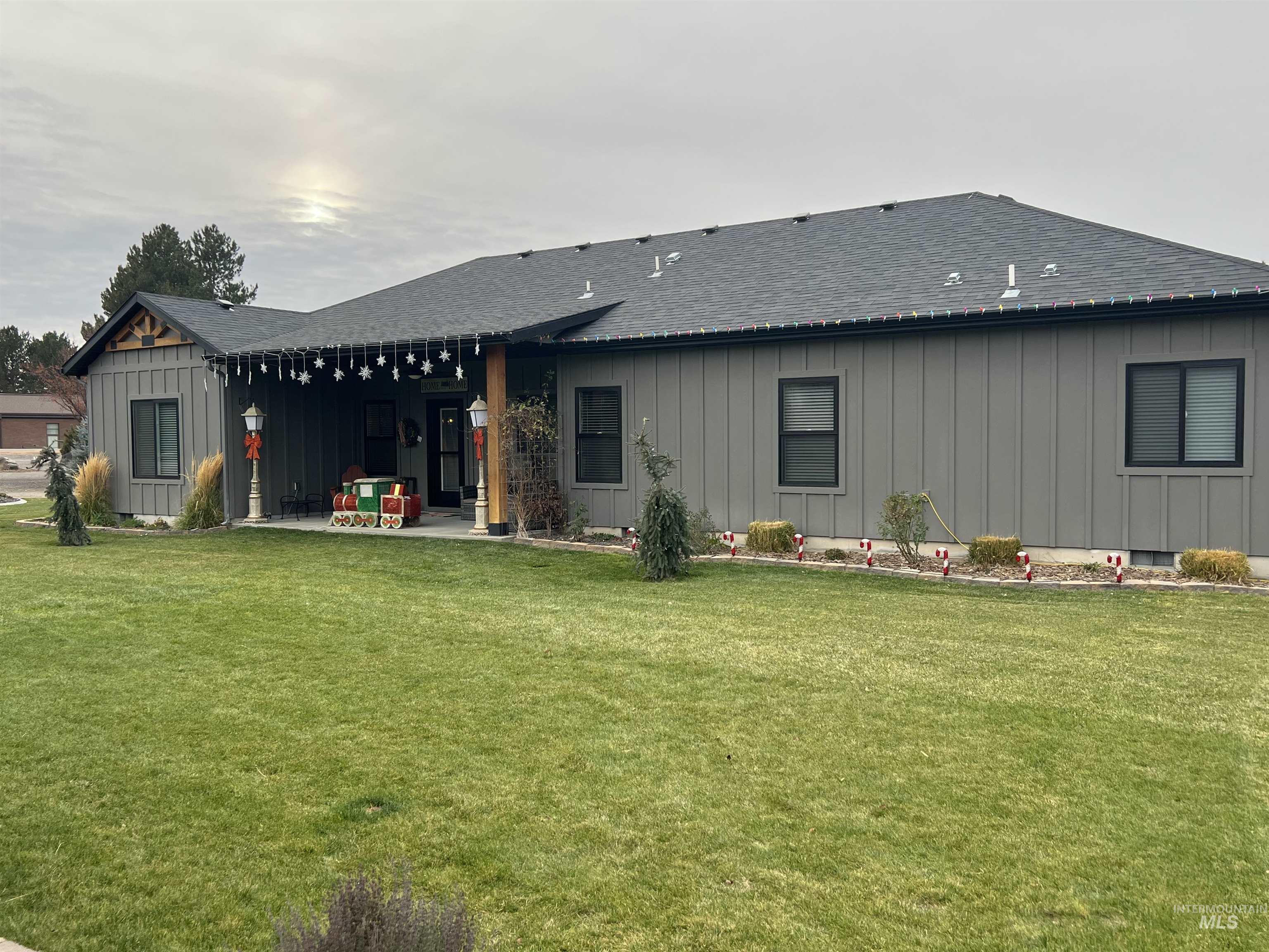 2624 S 950 E., Hagerman, Idaho 83332, 3 Bedrooms, 2 Bathrooms, Residential For Sale, Price $639,500,MLS 98969372