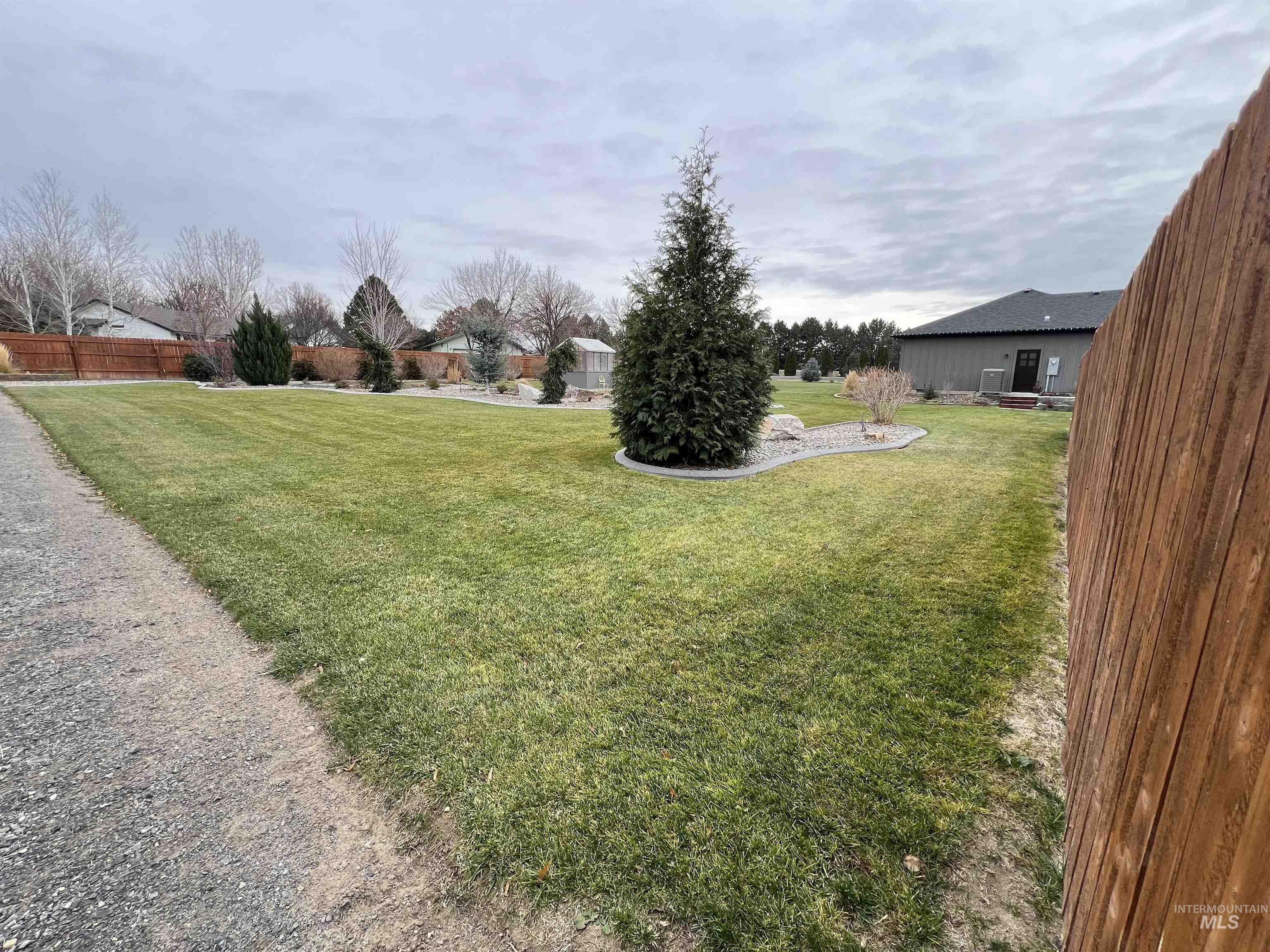 2624 S 950 E., Hagerman, Idaho 83332, 3 Bedrooms, 2 Bathrooms, Residential For Sale, Price $639,500,MLS 98969372