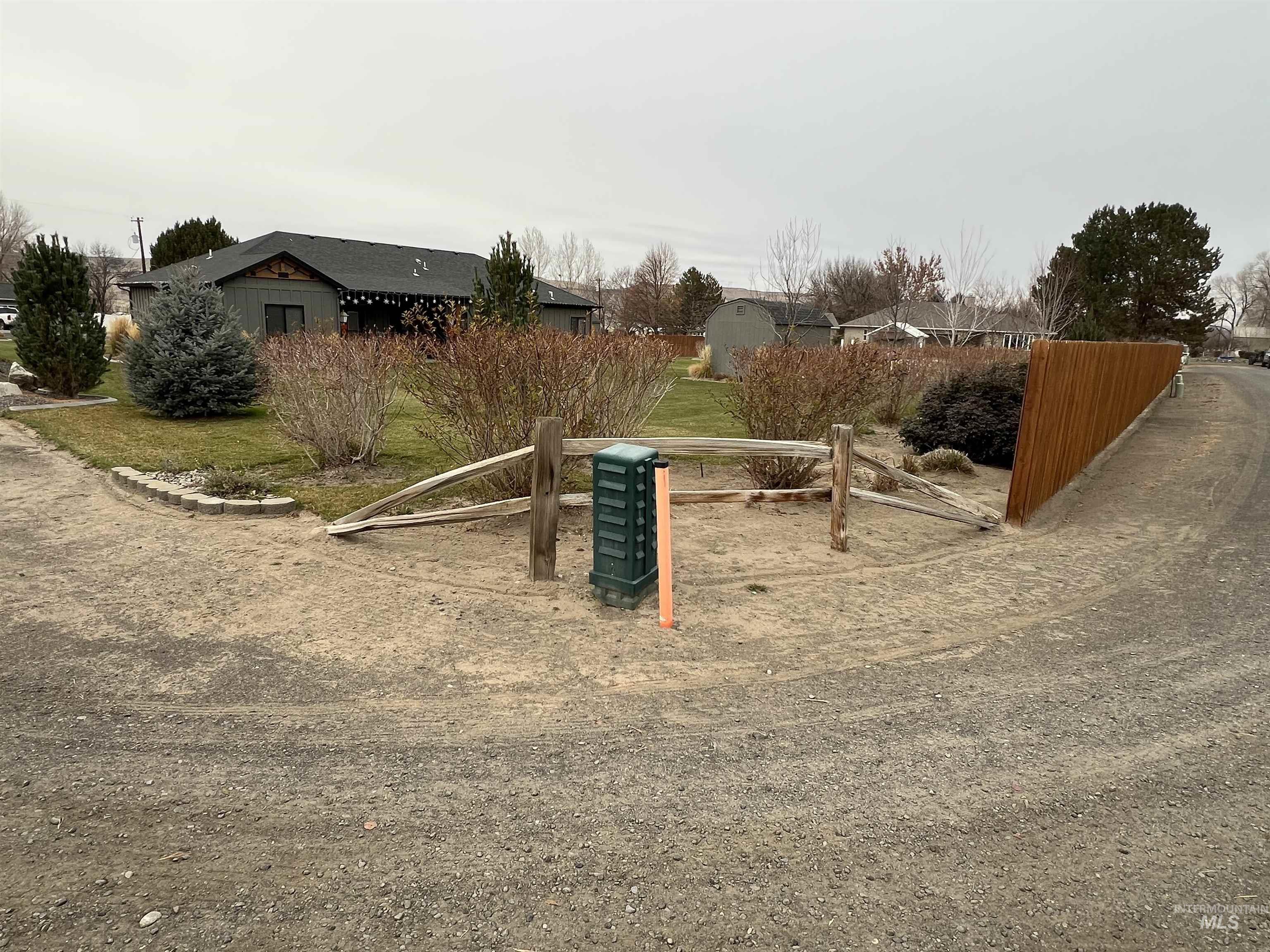 2624 S 950 E., Hagerman, Idaho 83332, 3 Bedrooms, 2 Bathrooms, Residential For Sale, Price $639,500,MLS 98969372