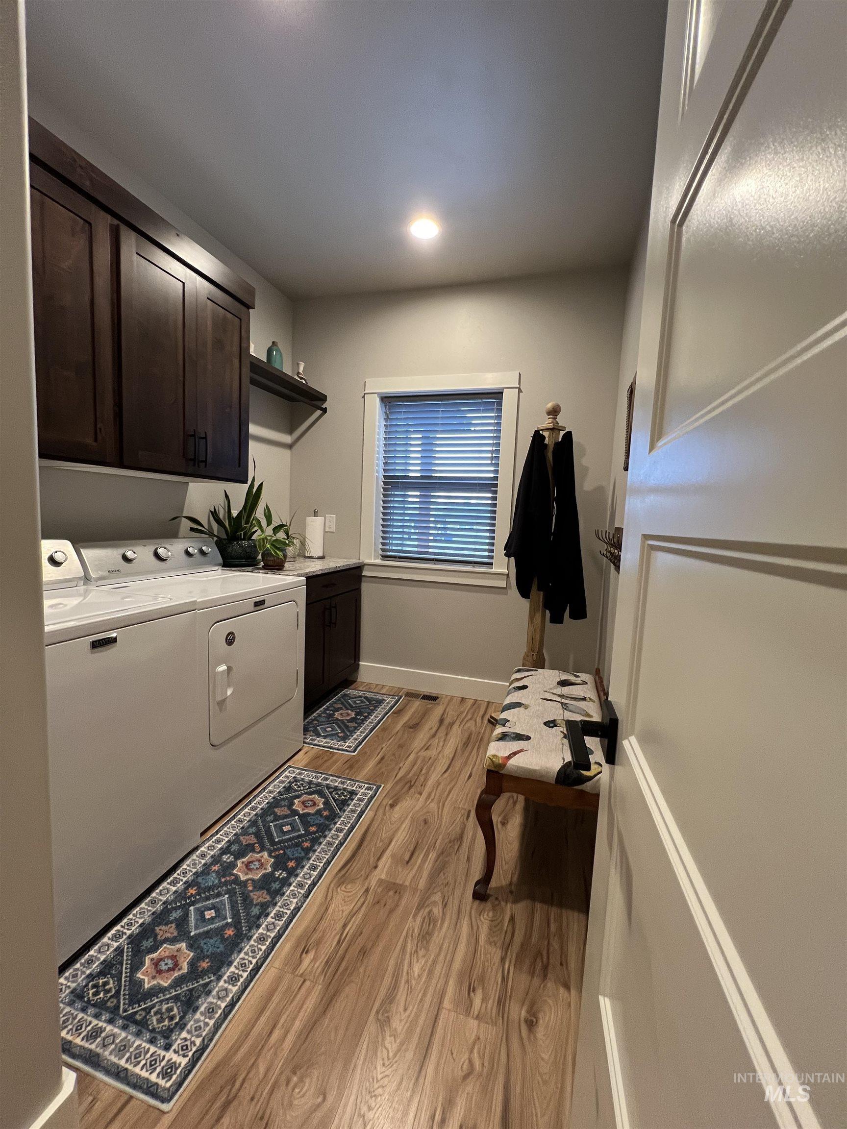 2624 S 950 E., Hagerman, Idaho 83332, 3 Bedrooms, 2 Bathrooms, Residential For Sale, Price $639,500,MLS 98969372