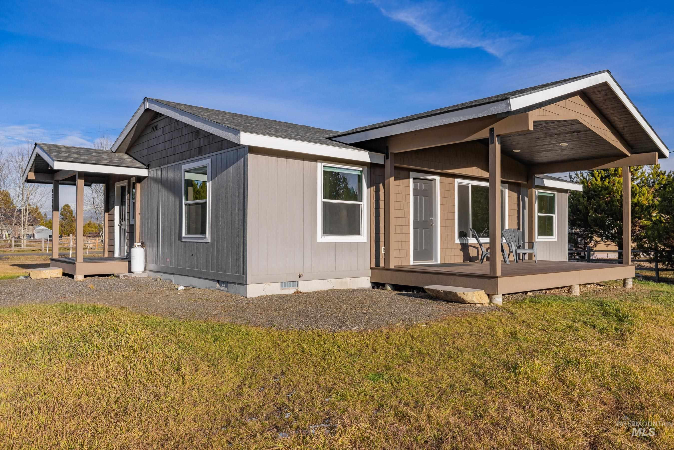 13091 Hillhouse Loop, Donnelly, Idaho 83615, 3 Bedrooms, 2 Bathrooms, Residential For Sale, Price $495,000,MLS 98969373