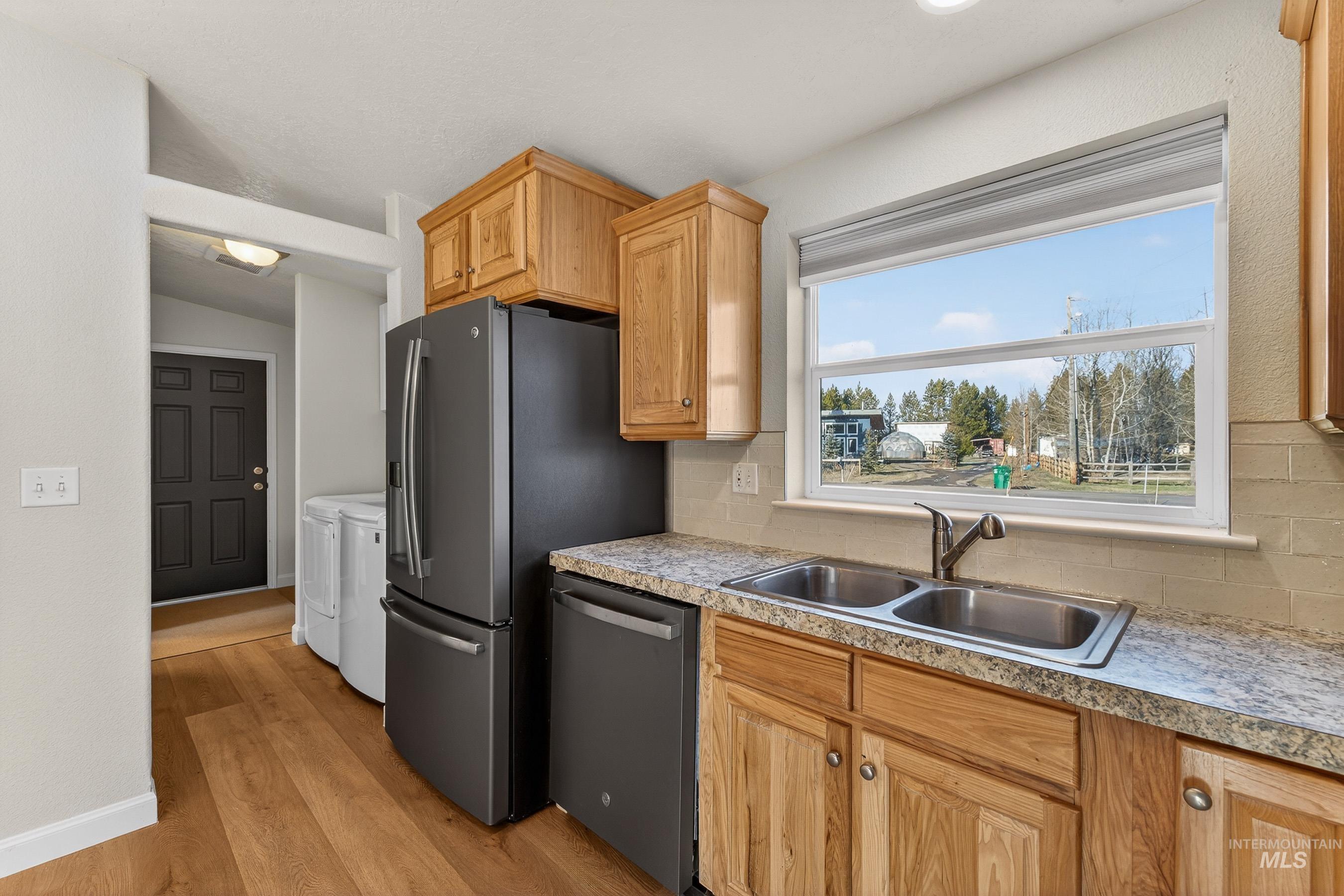 13091 Hillhouse Loop, Donnelly, Idaho 83615, 3 Bedrooms, 2 Bathrooms, Residential For Sale, Price $475,000,MLS 98969373