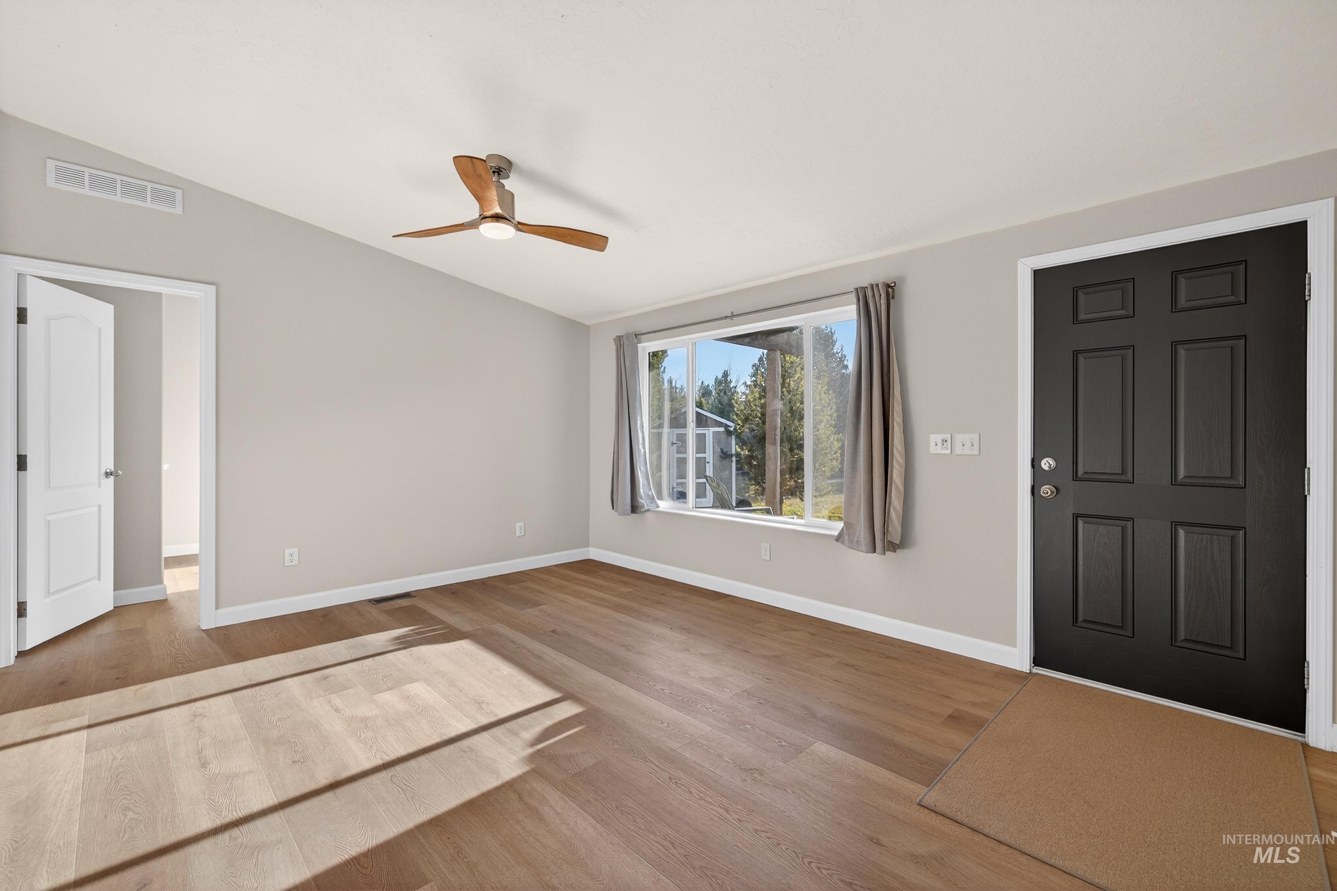 13091 Hillhouse Loop, Donnelly, Idaho 83615, 3 Bedrooms, 2 Bathrooms, Residential For Sale, Price $475,000,MLS 98969373