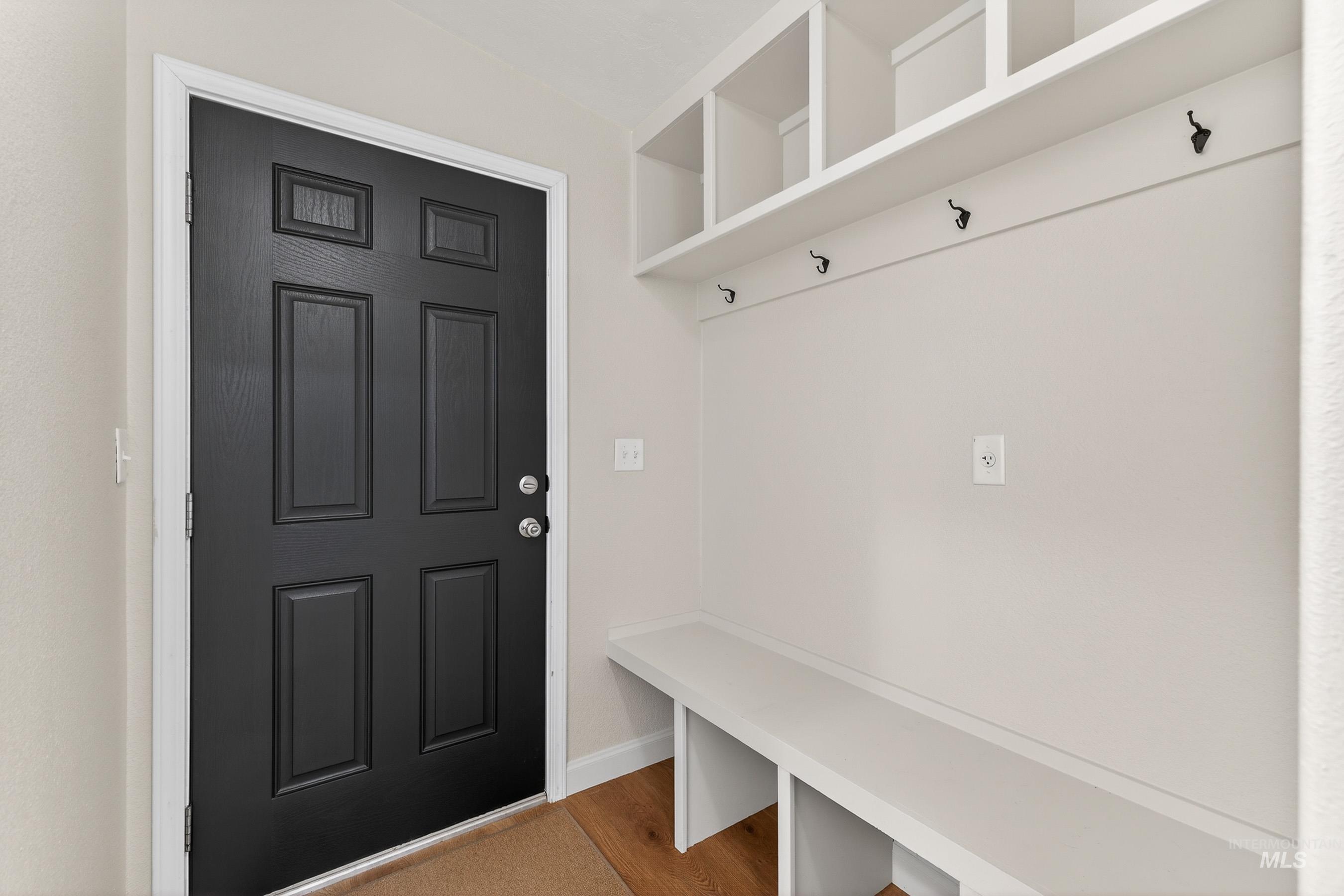 13091 Hillhouse Loop, Donnelly, Idaho 83615, 3 Bedrooms, 2 Bathrooms, Residential For Sale, Price $495,000,MLS 98969373