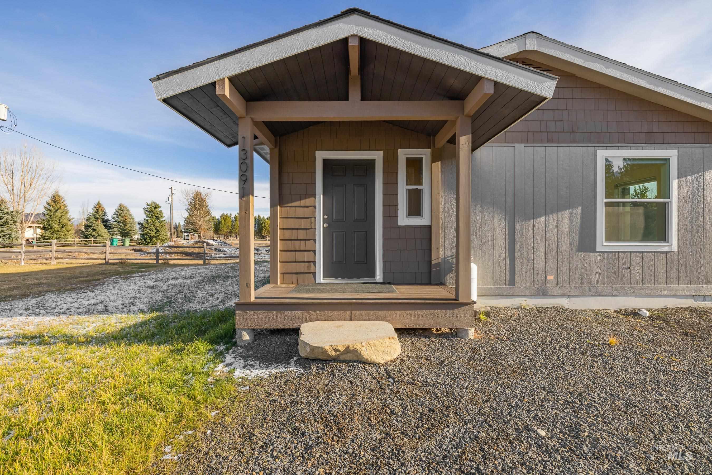 13091 Hillhouse Loop, Donnelly, Idaho 83615, 3 Bedrooms, 2 Bathrooms, Residential For Sale, Price $495,000,MLS 98969373