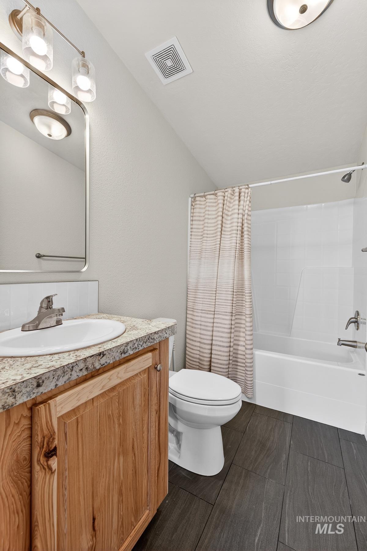 13091 Hillhouse Loop, Donnelly, Idaho 83615, 3 Bedrooms, 2 Bathrooms, Residential For Sale, Price $475,000,MLS 98969373