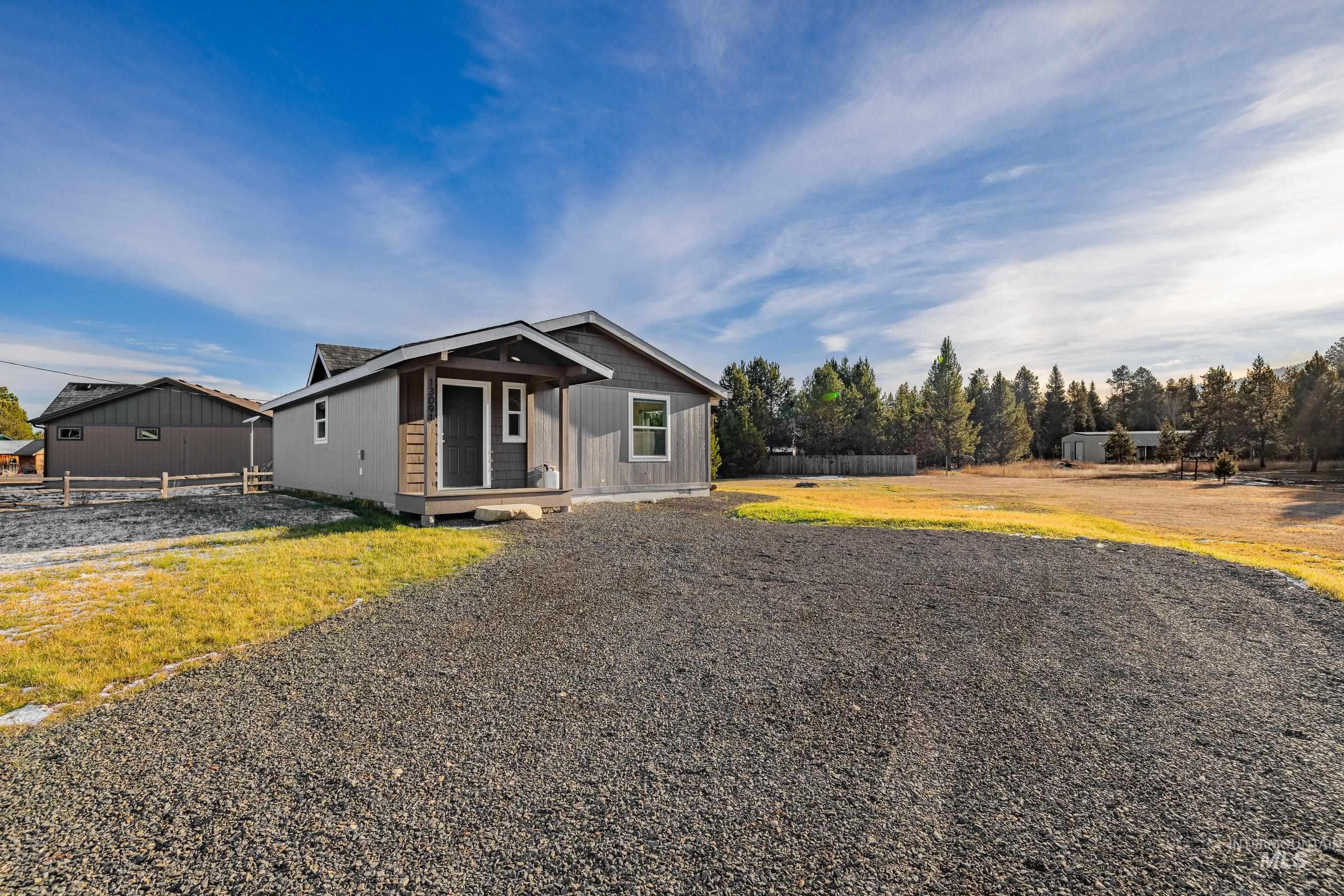 13091 Hillhouse Loop, Donnelly, Idaho 83615, 3 Bedrooms, 2 Bathrooms, Residential For Sale, Price $495,000,MLS 98969373