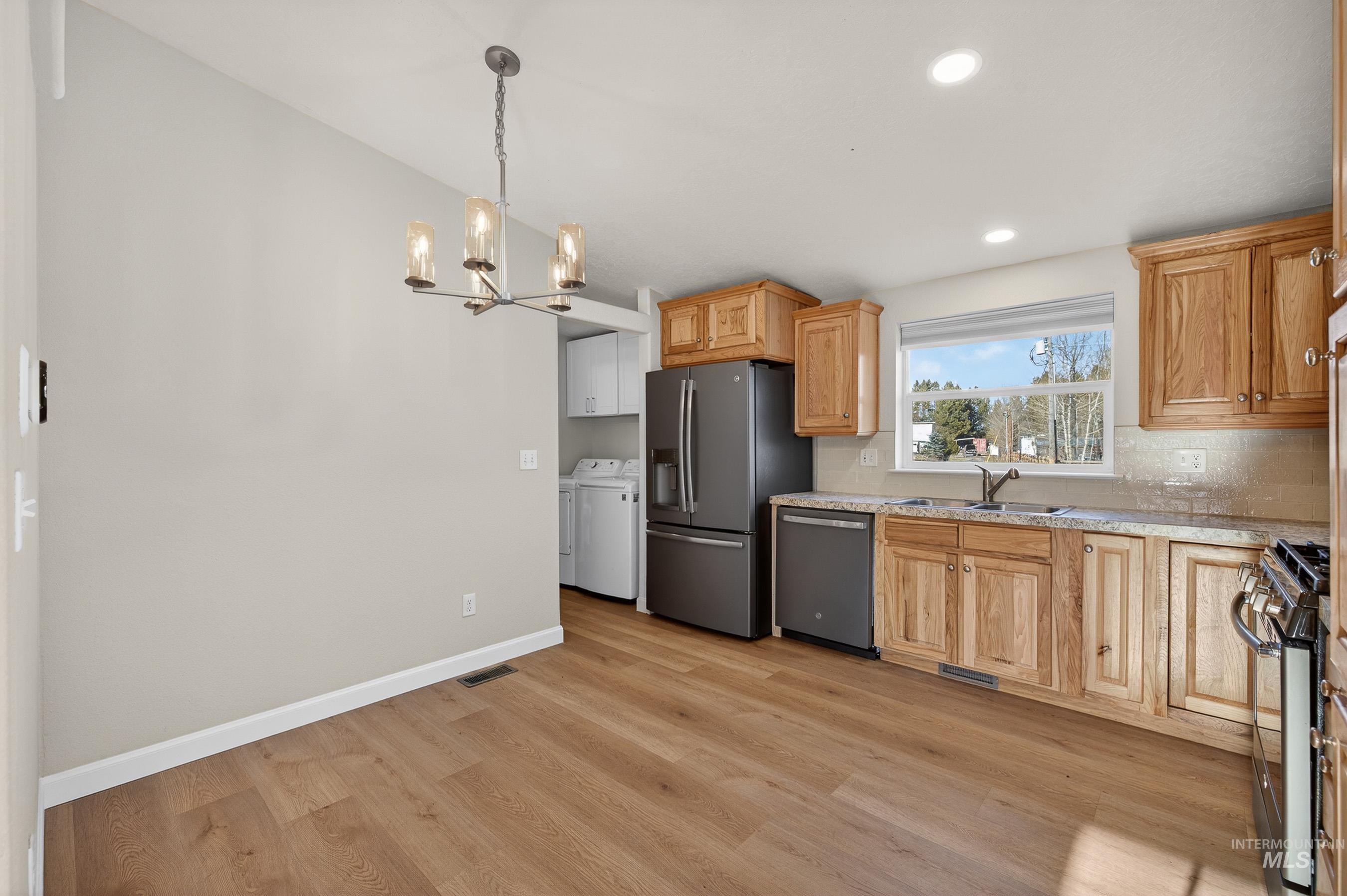 13091 Hillhouse Loop, Donnelly, Idaho 83615, 3 Bedrooms, 2 Bathrooms, Residential For Sale, Price $495,000,MLS 98969373