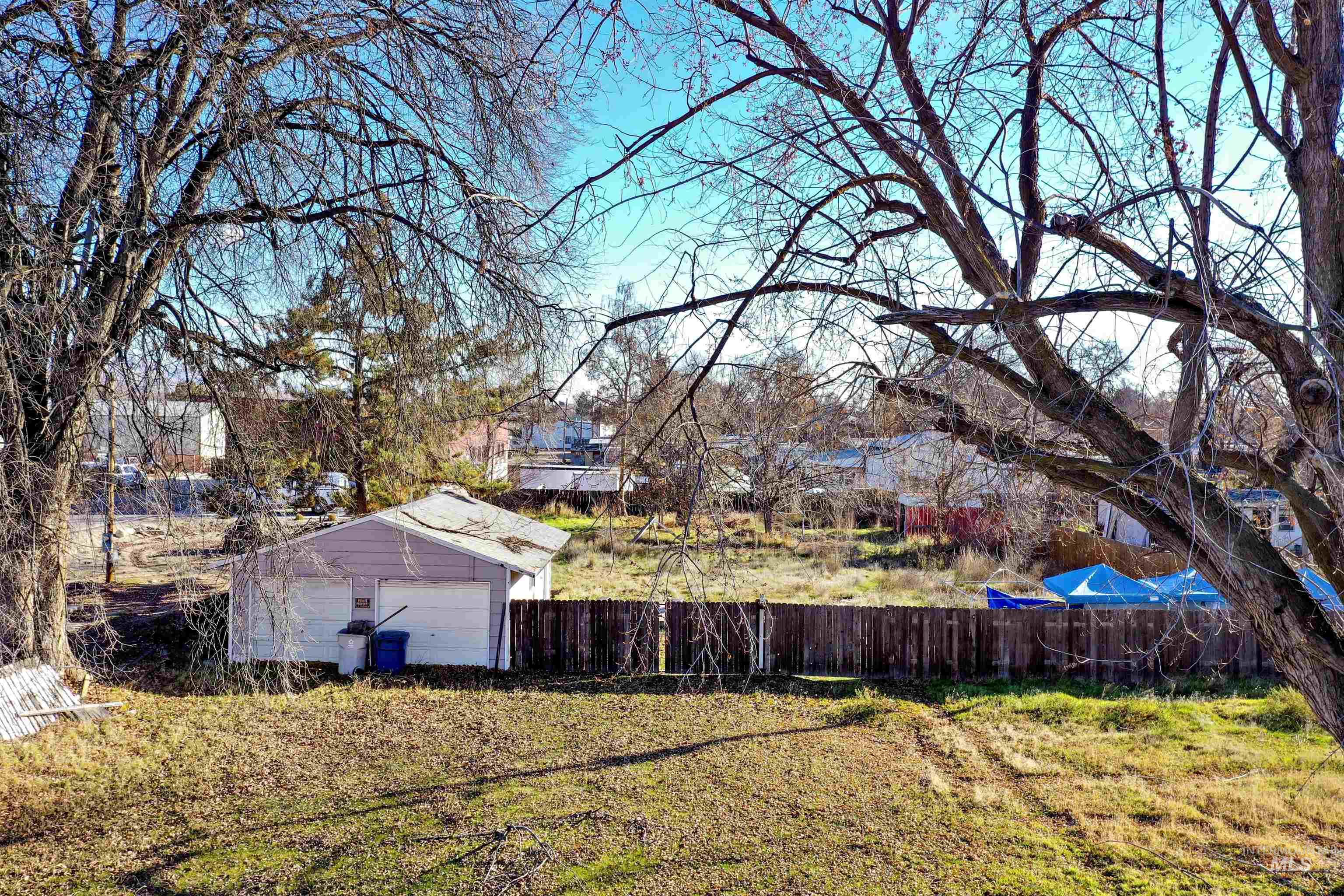 View of yard with an outdoor structure