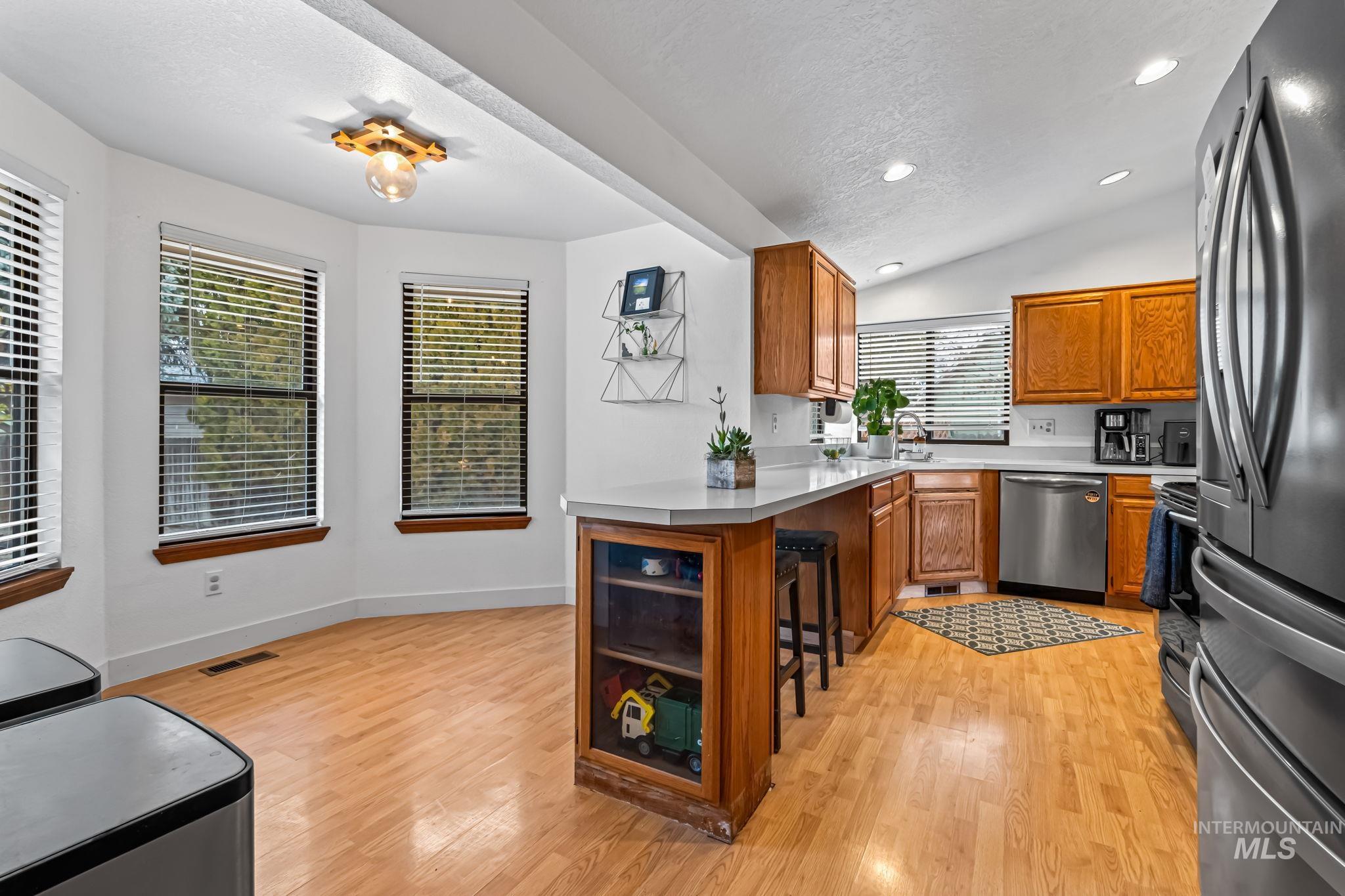 934 N Iris, Boise, Idaho 83704, 3 Bedrooms, 2 Bathrooms, Residential For Sale, Price $465,000,MLS 98969375