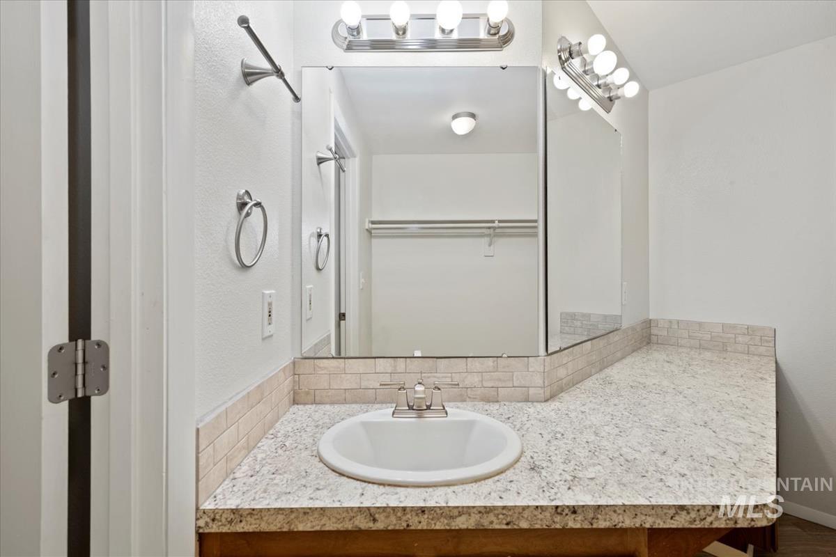 9495-9497 W Edna Street, Boise, Idaho 83704, 3 Bedrooms, 2.5 Bathrooms, Residential Income For Sale, Price $665,000, 98969377