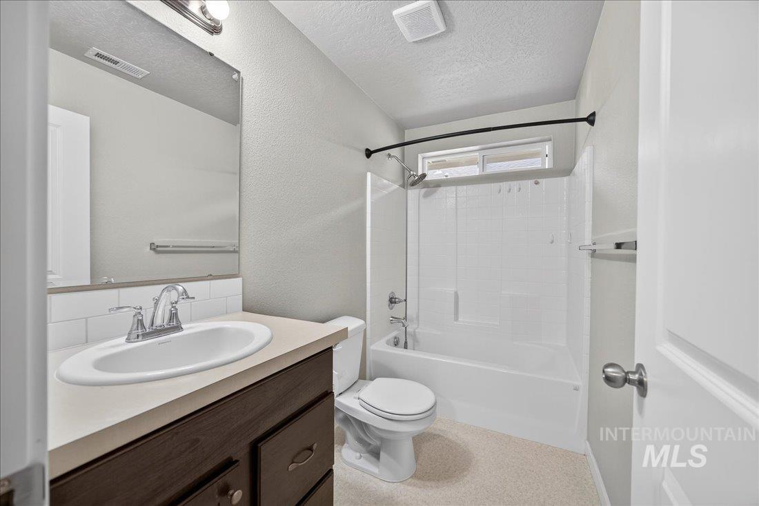 11398 W Belgrave, Nampa, Idaho 83651, 3 Bedrooms, 2 Bathrooms, Residential For Sale, Price $419,999,MLS 98969378