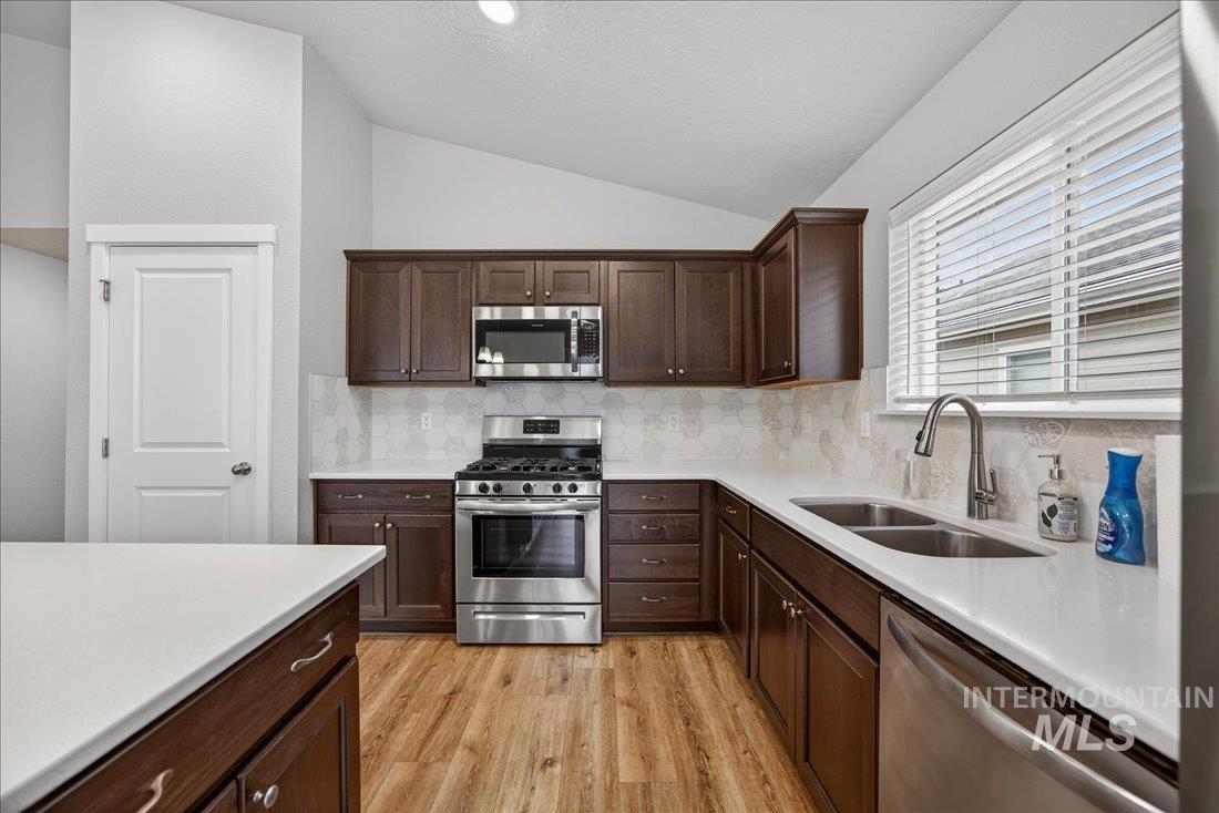 11398 W Belgrave, Nampa, Idaho 83651, 3 Bedrooms, 2 Bathrooms, Residential For Sale, Price $419,999,MLS 98969378