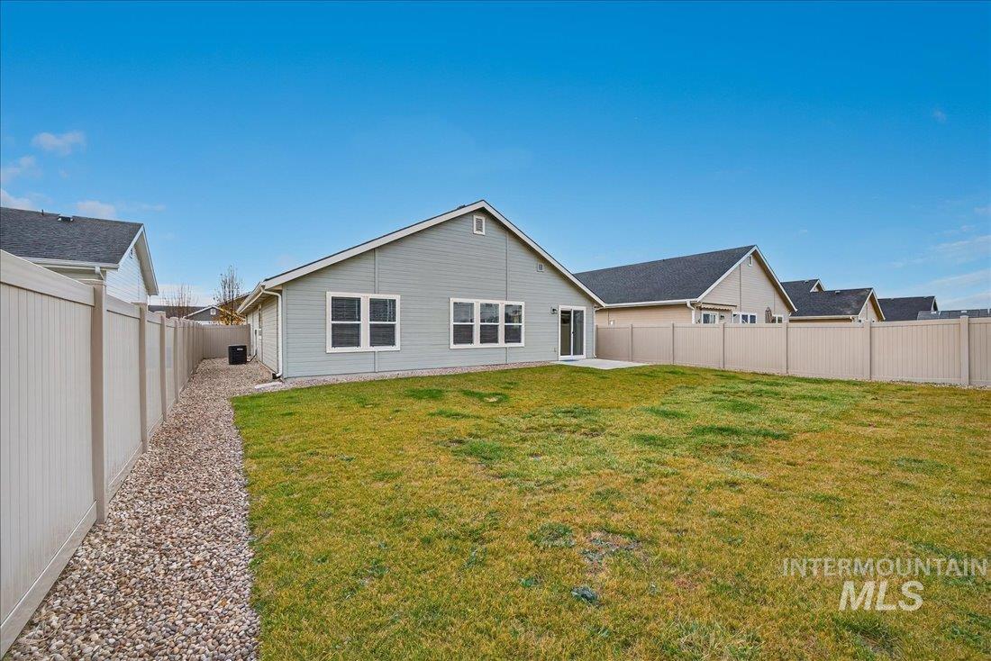 11398 W Belgrave, Nampa, Idaho 83651, 3 Bedrooms, 2 Bathrooms, Residential For Sale, Price $419,999,MLS 98969378