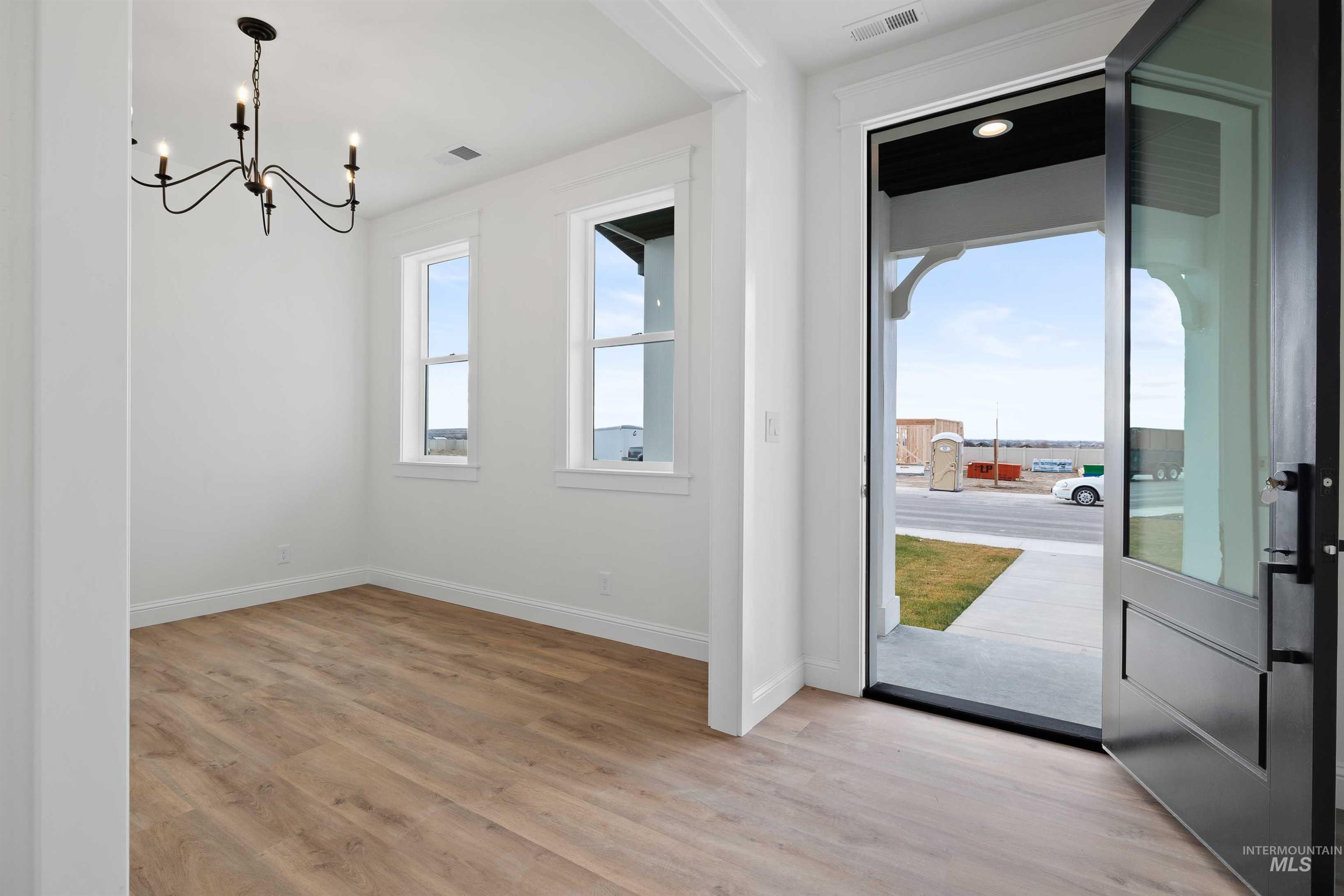 564 Moonstone Road, Kimberly, Idaho 83341, 3 Bedrooms, 2.5 Bathrooms, Residential For Sale, Price $569,900,MLS 98969379