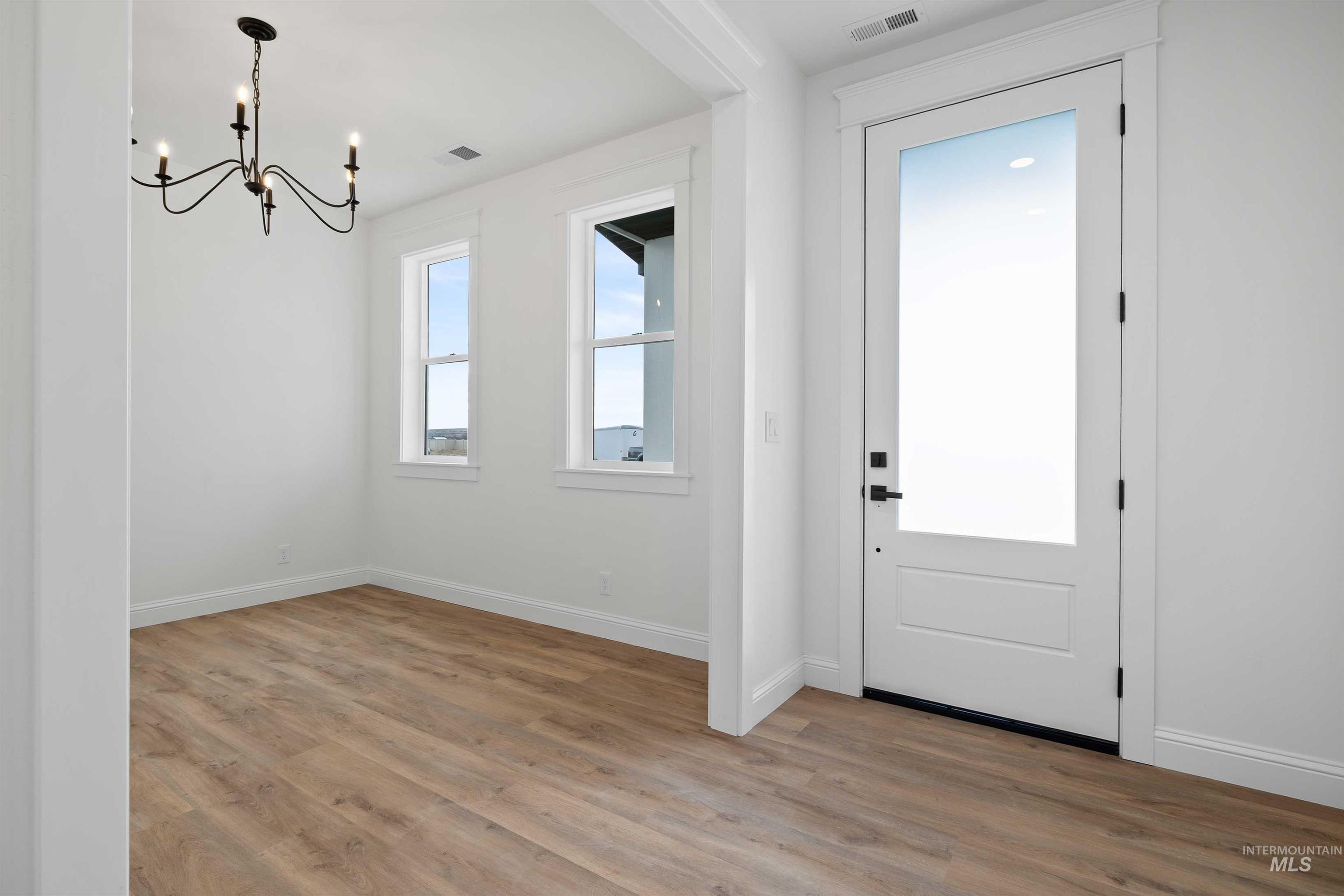 564 Moonstone Road, Kimberly, Idaho 83341, 3 Bedrooms, 2.5 Bathrooms, Residential For Sale, Price $569,900,MLS 98969379