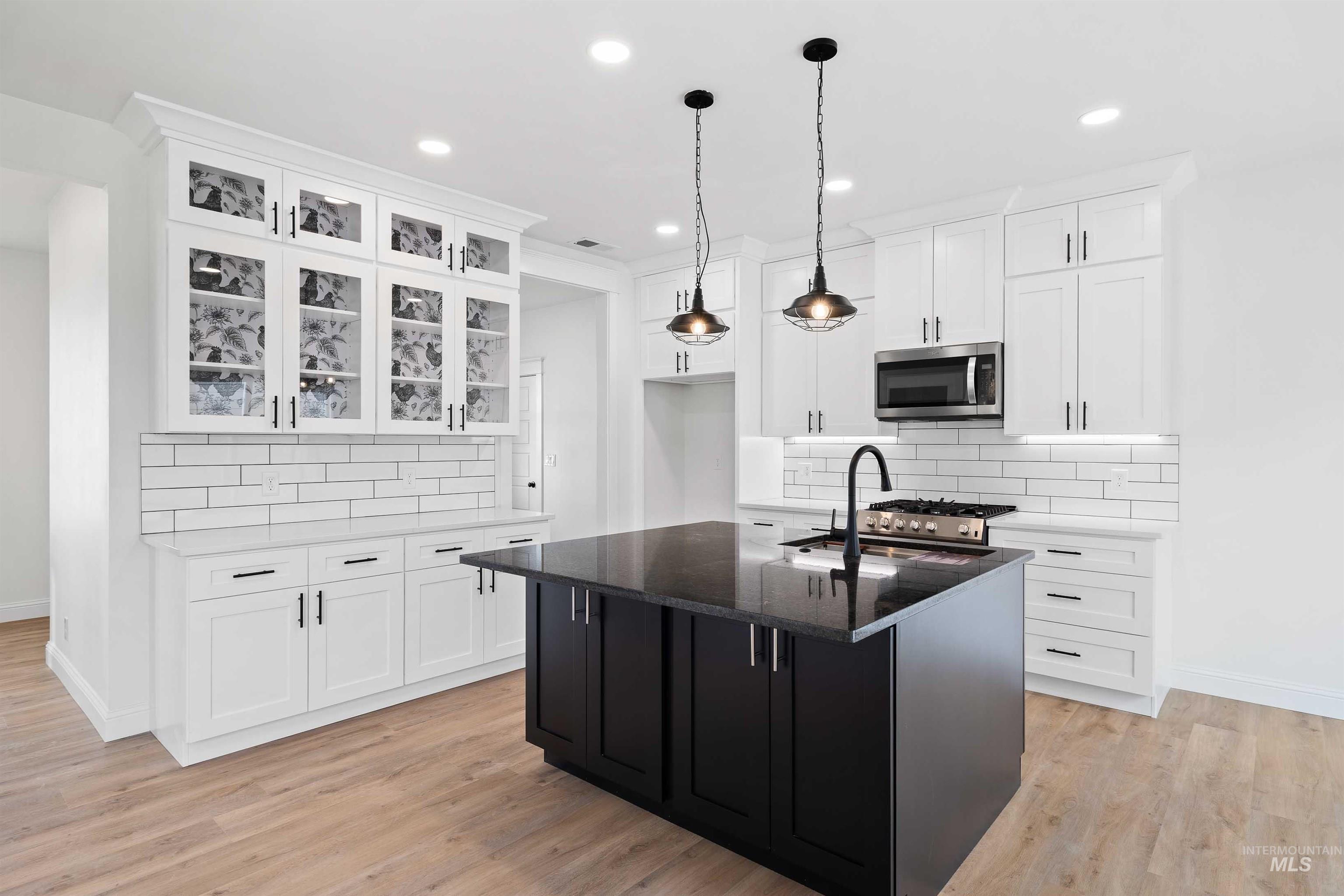 564 Moonstone Road, Kimberly, Idaho 83341, 3 Bedrooms, 2.5 Bathrooms, Residential For Sale, Price $569,900,MLS 98969379