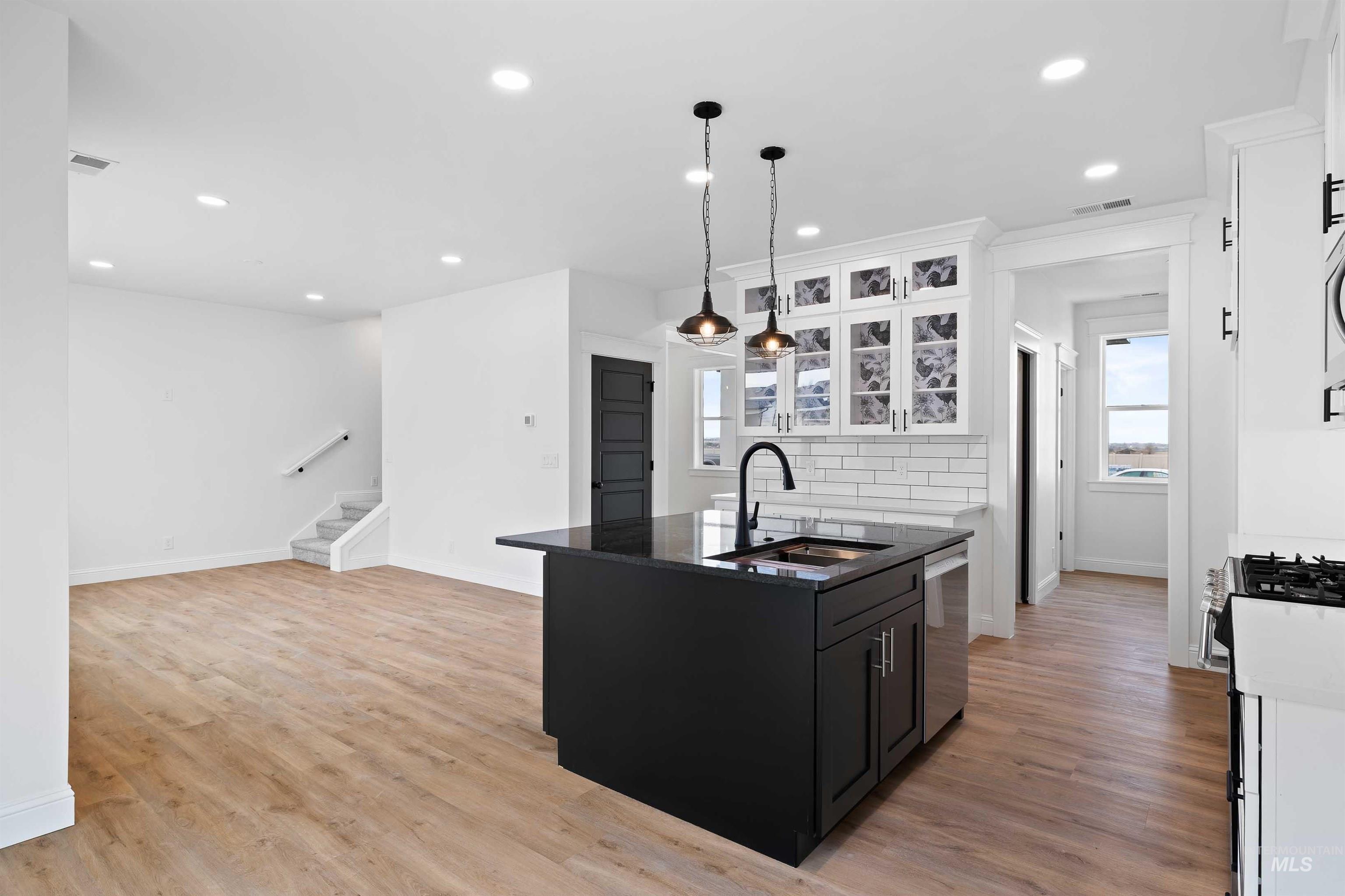 564 Moonstone Road, Kimberly, Idaho 83341, 3 Bedrooms, 2.5 Bathrooms, Residential For Sale, Price $569,900,MLS 98969379