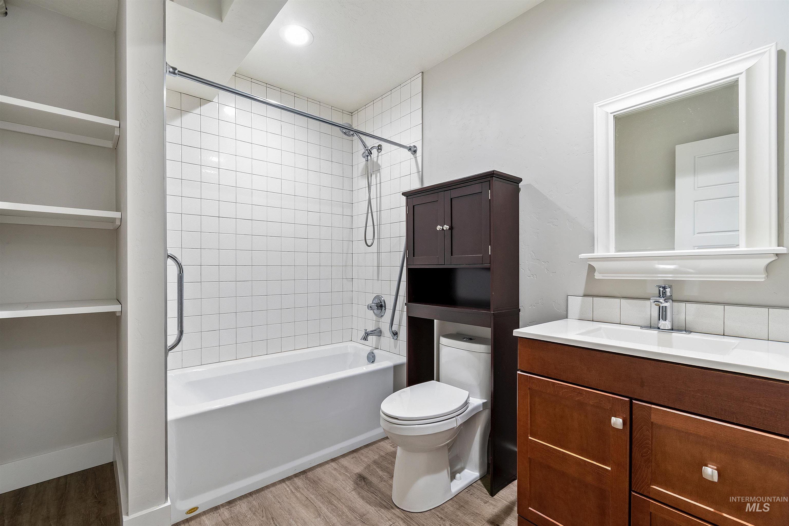 9 Crick Rd, Garden Valley, Idaho 83622-5129, 3 Bedrooms, 3.5 Bathrooms, Residential For Sale, Price $680,000,MLS 98969380