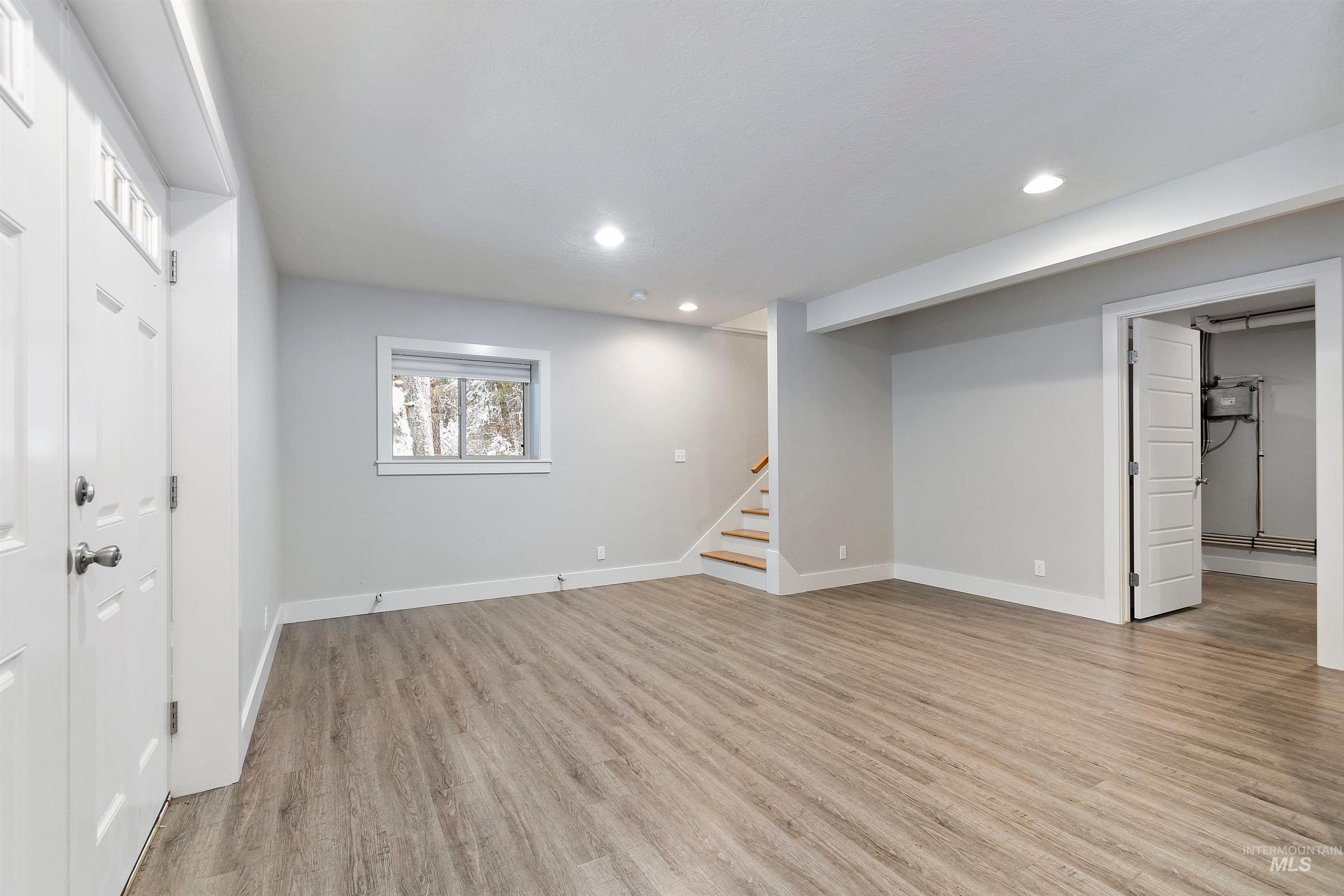 9 Crick Rd, Garden Valley, Idaho 83622-5129, 3 Bedrooms, 3.5 Bathrooms, Residential For Sale, Price $680,000,MLS 98969380