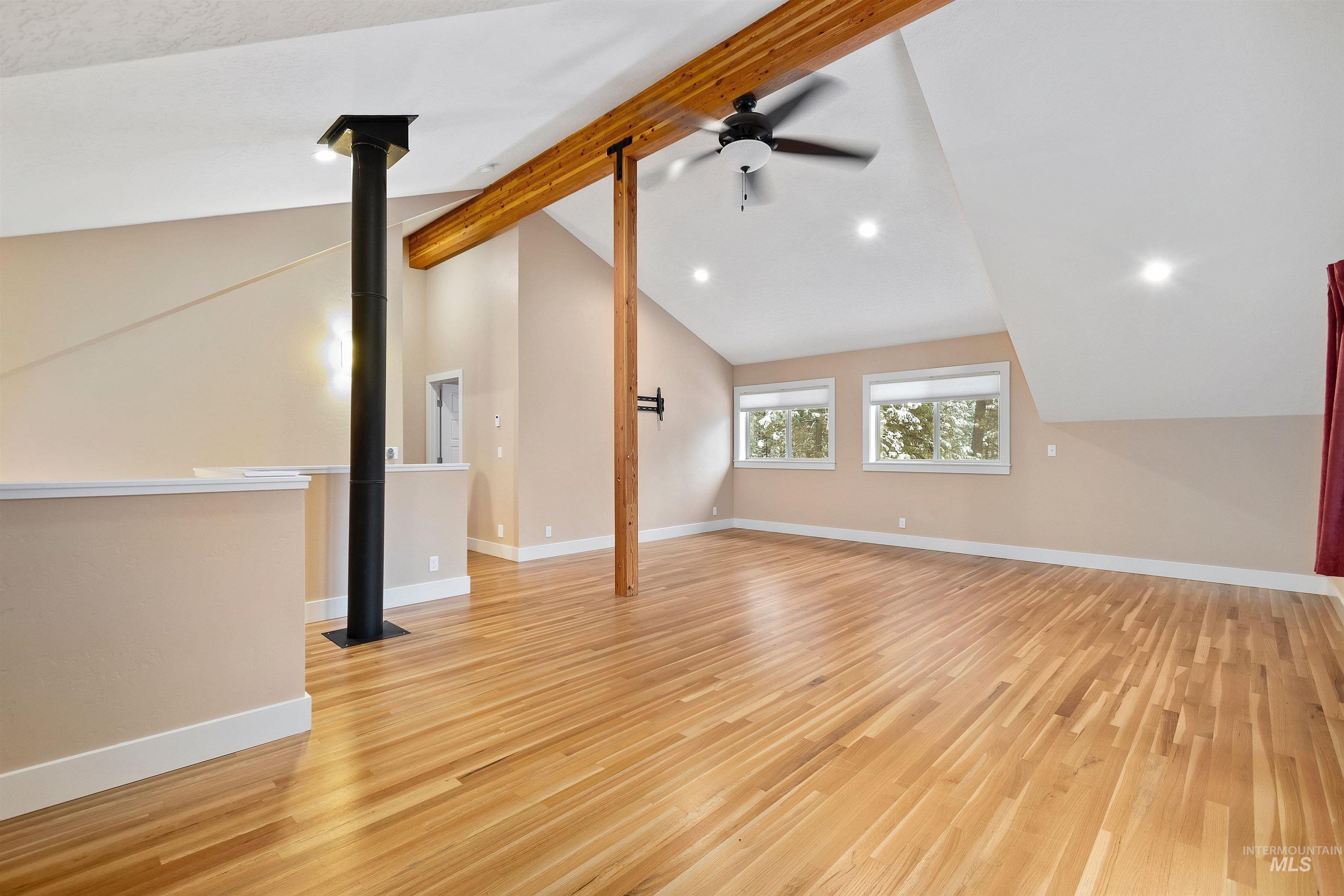 9 Crick Rd, Garden Valley, Idaho 83622-5129, 3 Bedrooms, 3.5 Bathrooms, Residential For Sale, Price $680,000,MLS 98969380