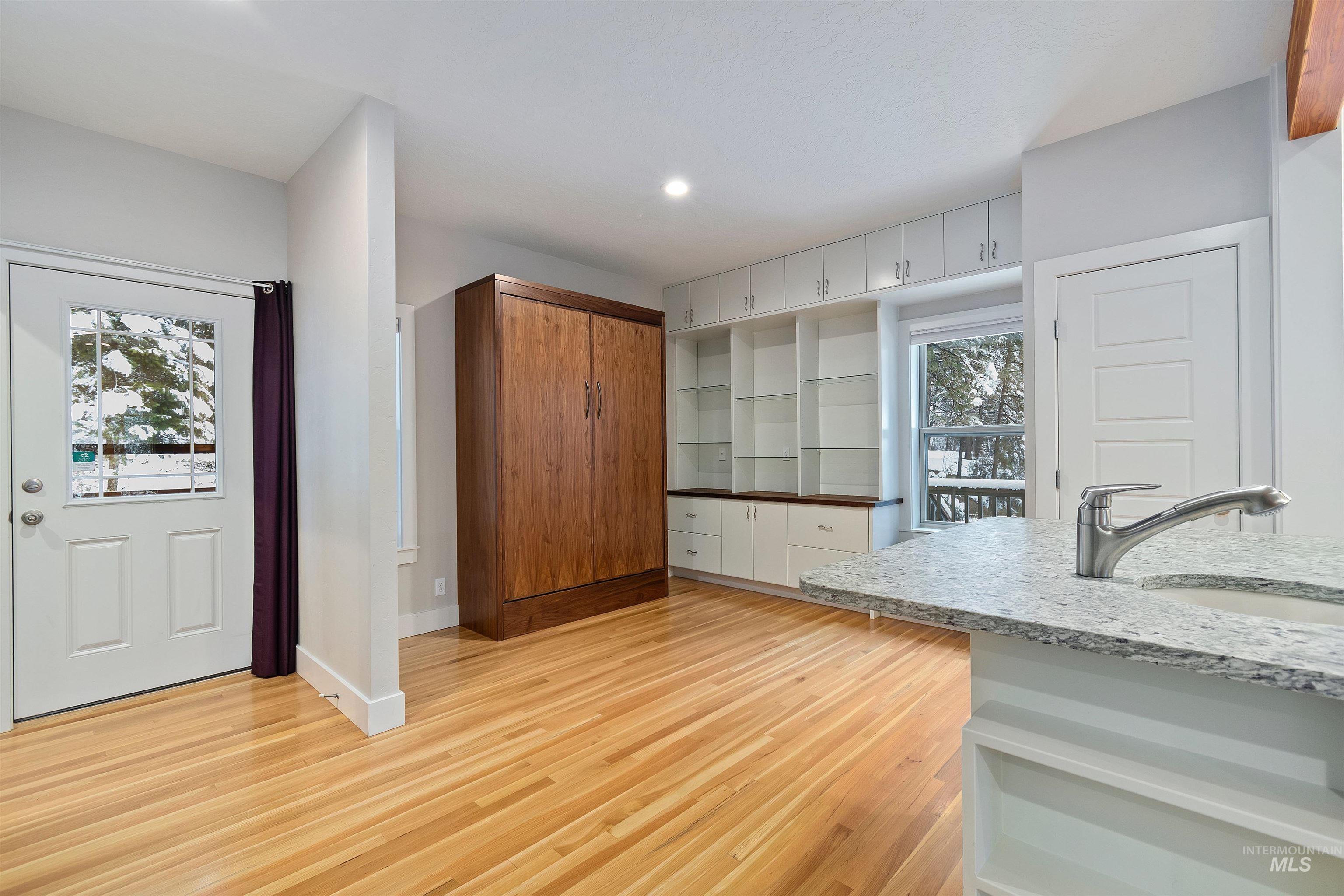 9 Crick Rd, Garden Valley, Idaho 83622-5129, 3 Bedrooms, 3.5 Bathrooms, Residential For Sale, Price $680,000,MLS 98969380