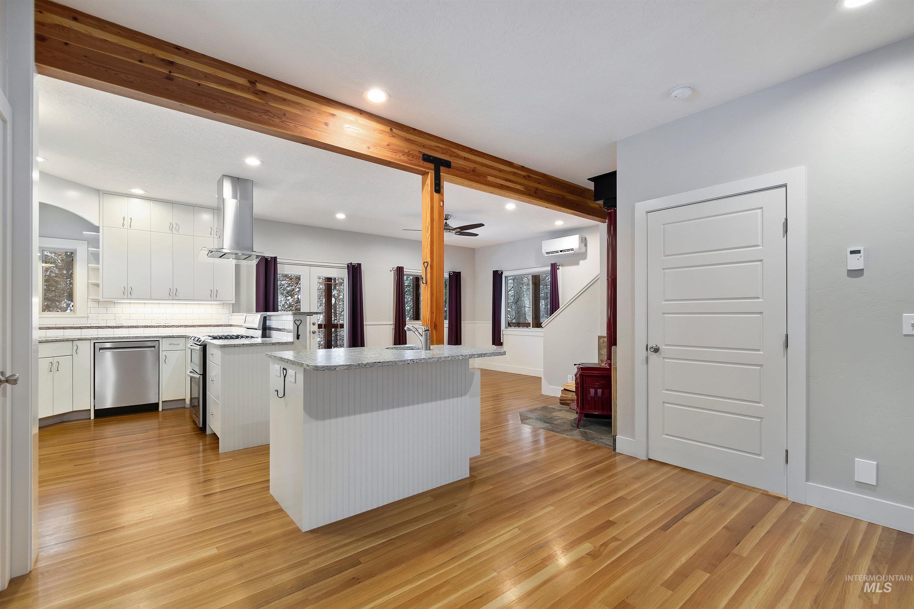 9 Crick Rd, Garden Valley, Idaho 83622-5129, 3 Bedrooms, 3.5 Bathrooms, Residential For Sale, Price $680,000,MLS 98969380