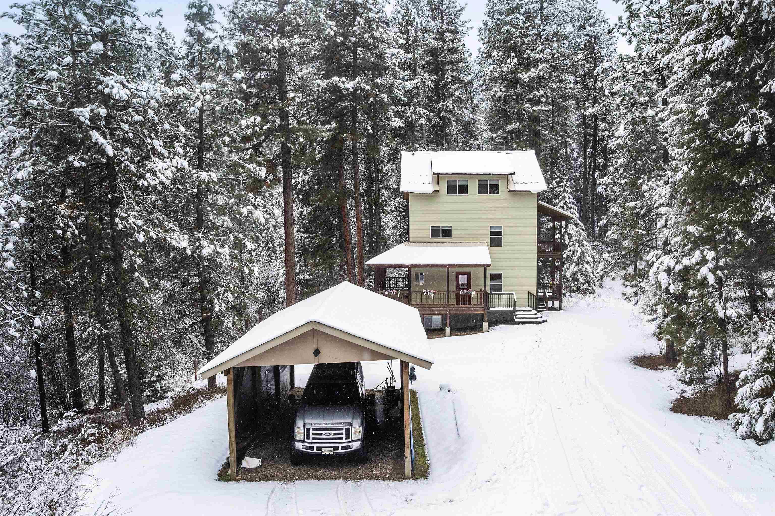 9 Crick Rd, Garden Valley, Idaho 83622-5129, 3 Bedrooms, 3.5 Bathrooms, Residential For Sale, Price $680,000,MLS 98969380