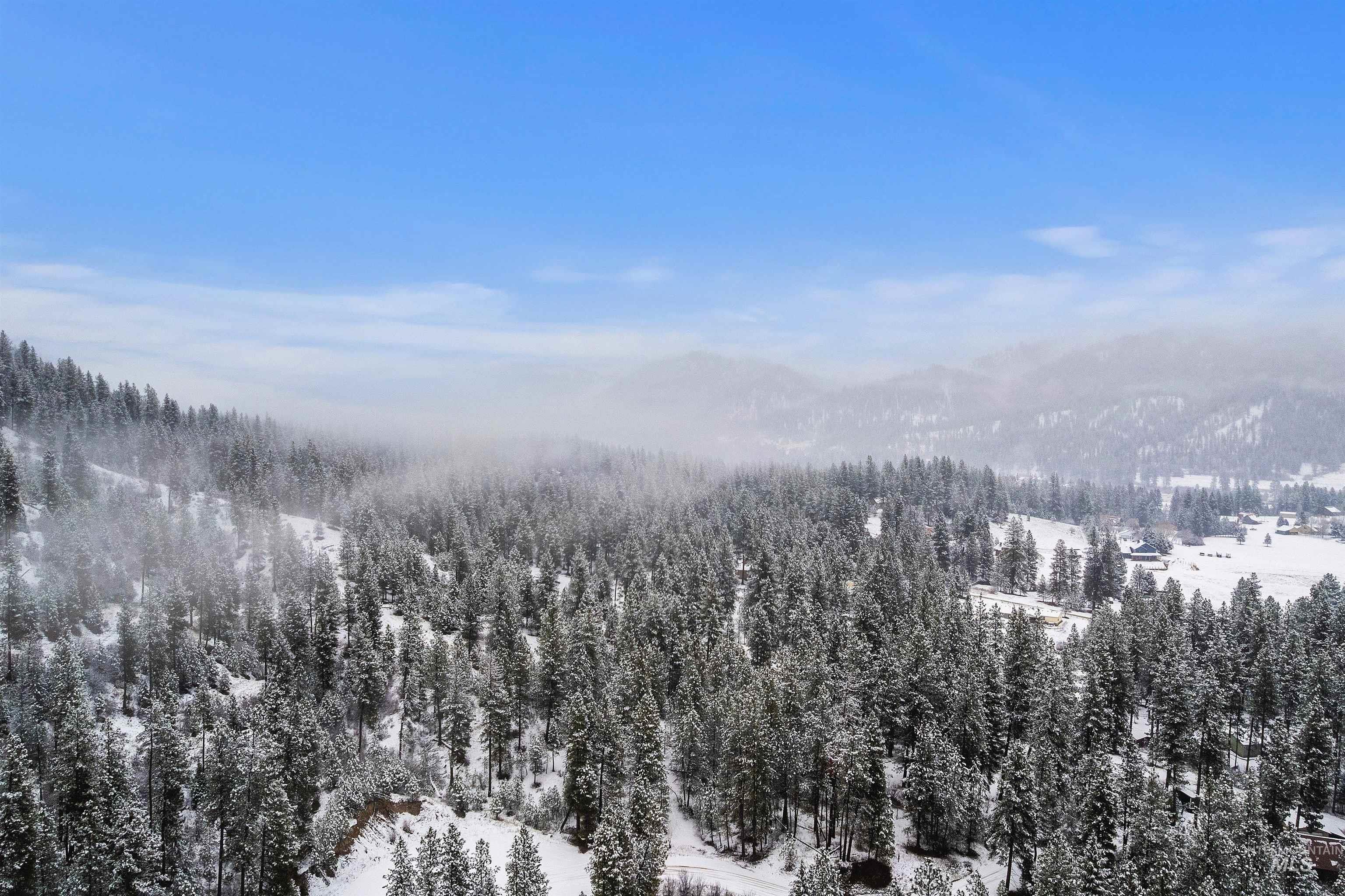 9 Crick Rd, Garden Valley, Idaho 83622-5129, 3 Bedrooms, 3.5 Bathrooms, Residential For Sale, Price $680,000,MLS 98969380