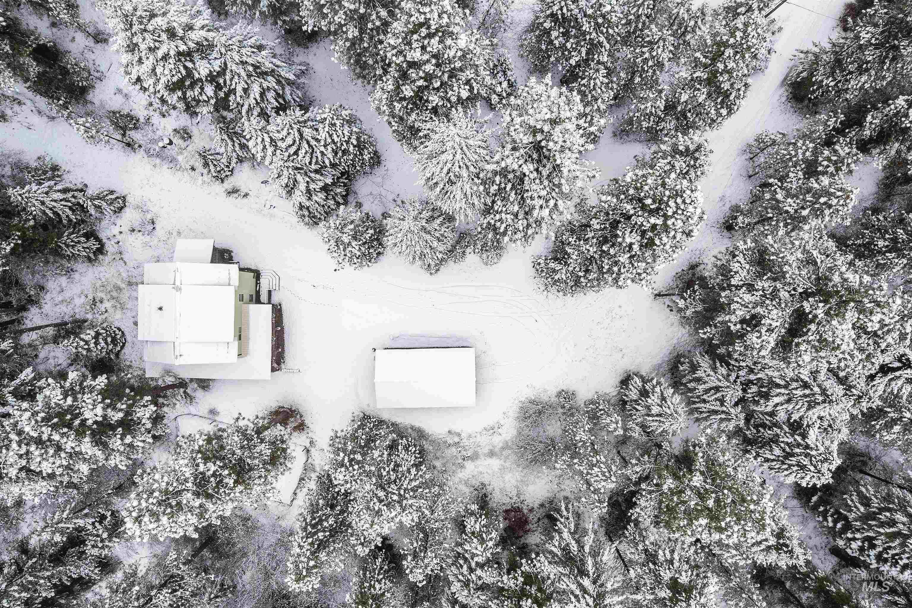 9 Crick Rd, Garden Valley, Idaho 83622-5129, 3 Bedrooms, 3.5 Bathrooms, Residential For Sale, Price $680,000,MLS 98969380