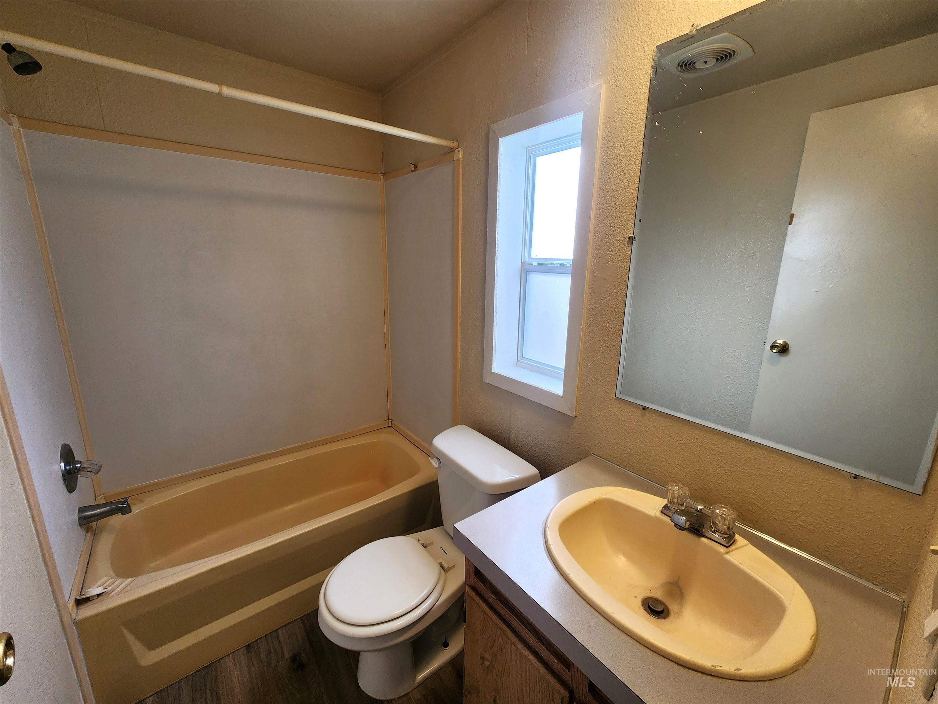 616 N. Kings Rd, Nampa, Idaho 83687, 3 Bedrooms, 2 Bathrooms, Residential For Sale, Price $99,900,MLS 98969383