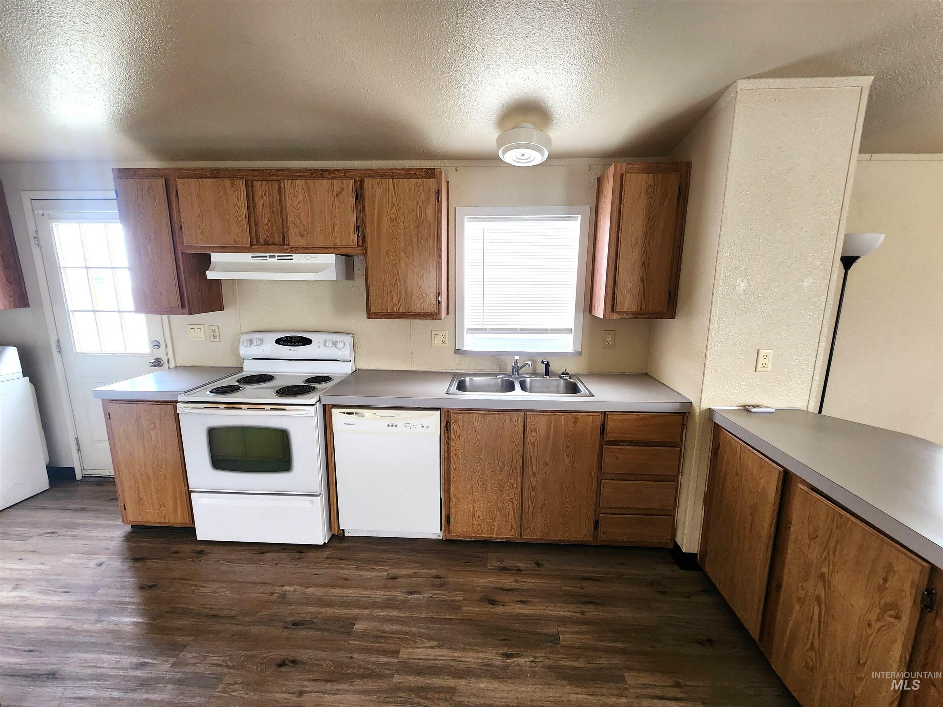 616 N. Kings Rd, Nampa, Idaho 83687, 3 Bedrooms, 2 Bathrooms, Residential For Sale, Price $99,900,MLS 98969383