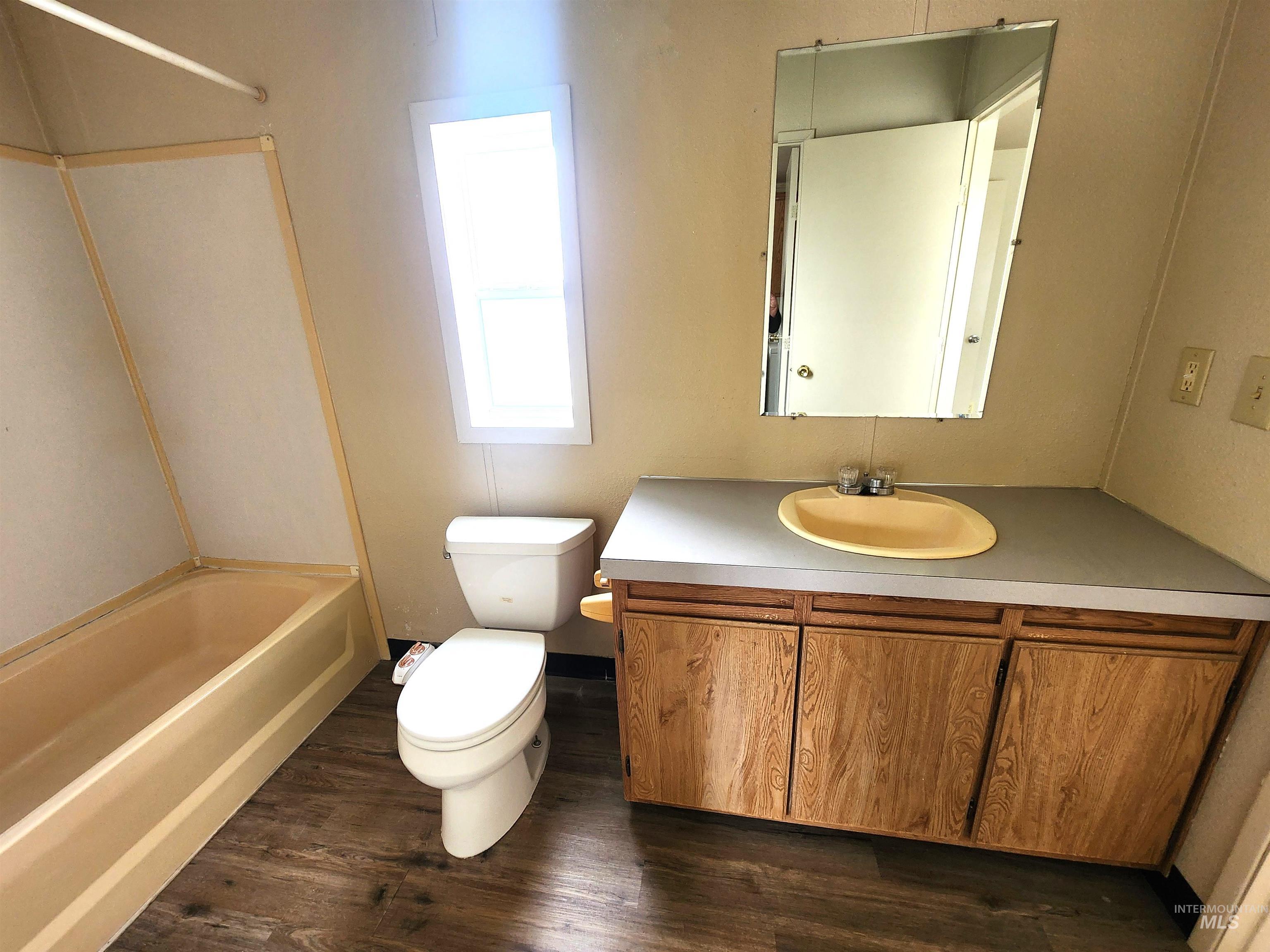 616 N. Kings Rd, Nampa, Idaho 83687, 3 Bedrooms, 2 Bathrooms, Residential For Sale, Price $99,900,MLS 98969383