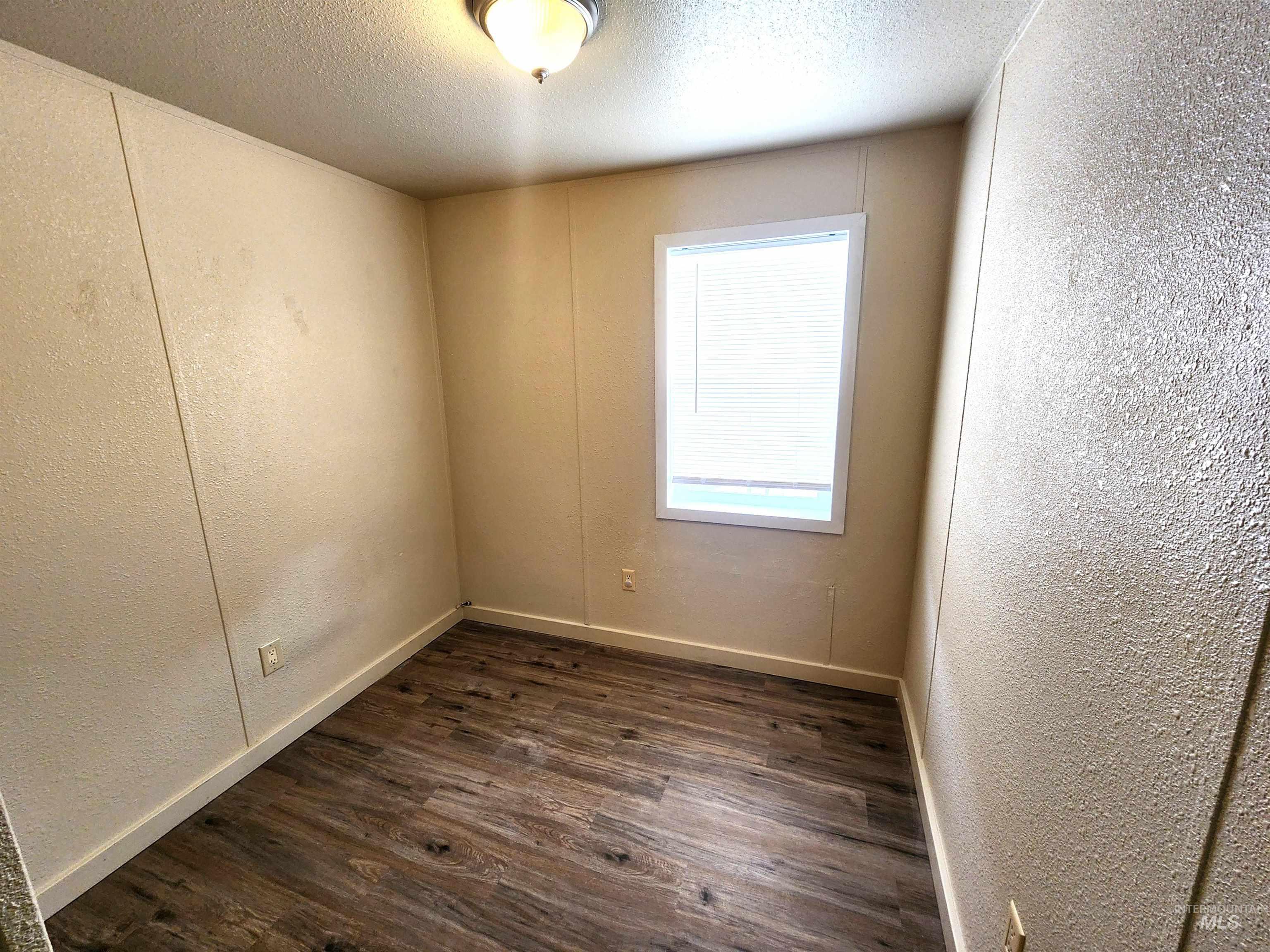 616 N. Kings Rd, Nampa, Idaho 83687, 3 Bedrooms, 2 Bathrooms, Residential For Sale, Price $99,900,MLS 98969383