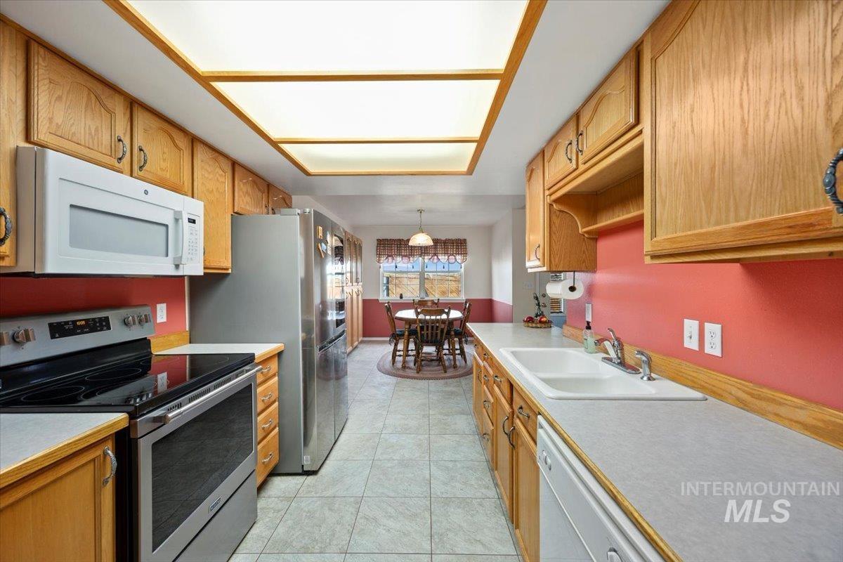 549 S 100 E, Jerome, Idaho 83338, 3 Bedrooms, 2 Bathrooms, Residential For Sale, Price $669,000,MLS 98969387