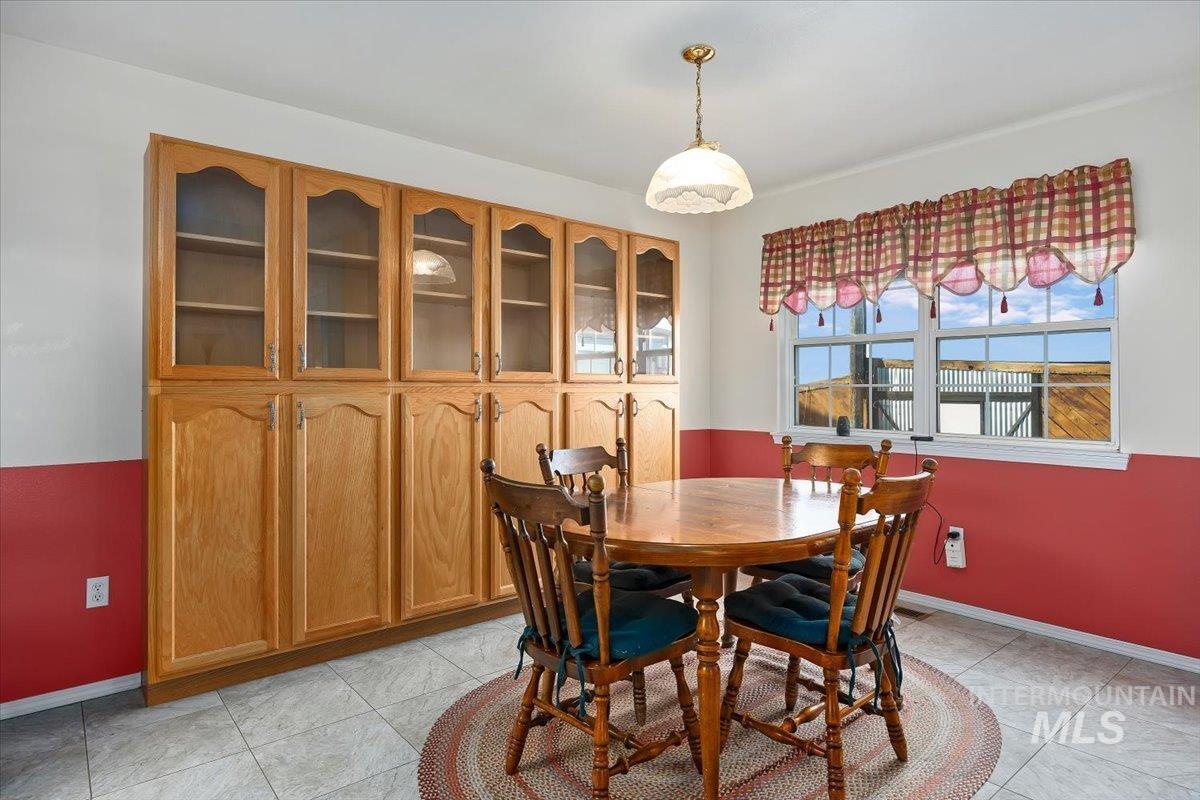 549 S 100 E, Jerome, Idaho 83338, 3 Bedrooms, 2 Bathrooms, Residential For Sale, Price $669,000,MLS 98969387