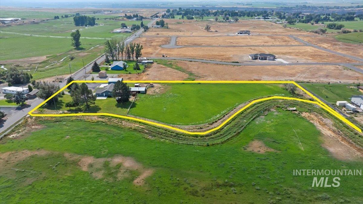 549 S 100 E, Jerome, Idaho 83338, 3 Bedrooms, 2 Bathrooms, Residential For Sale, Price $669,000,MLS 98969387