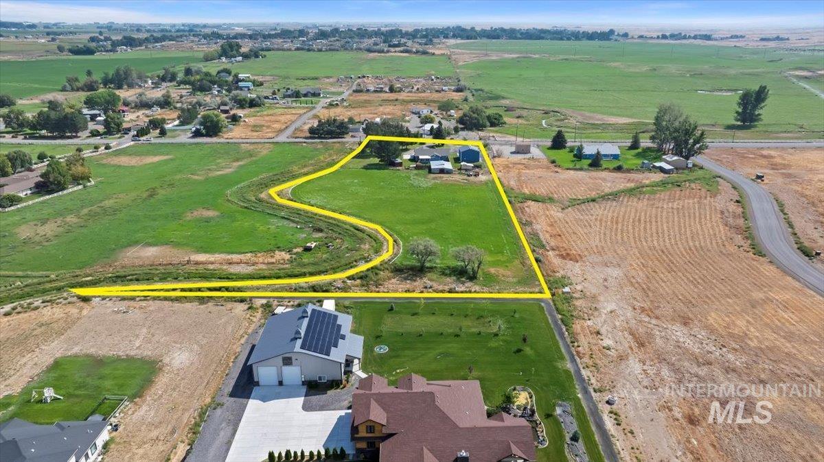 549 S 100 E, Jerome, Idaho 83338, 3 Bedrooms, 2 Bathrooms, Residential For Sale, Price $669,000,MLS 98969387