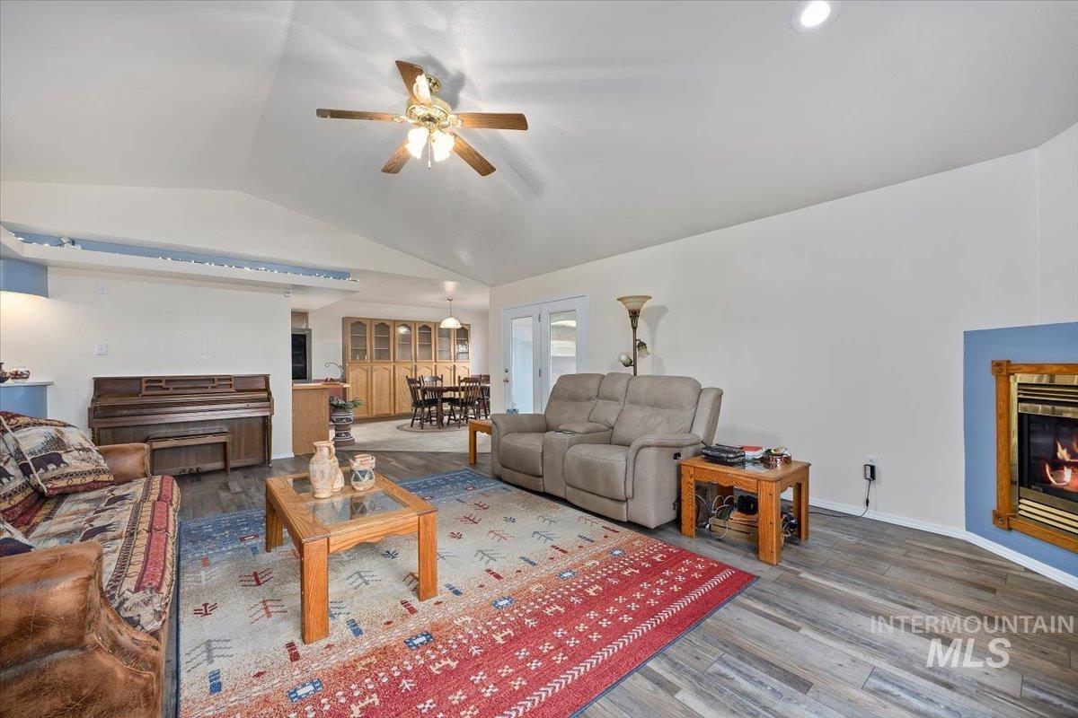 549 S 100 E, Jerome, Idaho 83338, 3 Bedrooms, 2 Bathrooms, Residential For Sale, Price $669,000,MLS 98969387